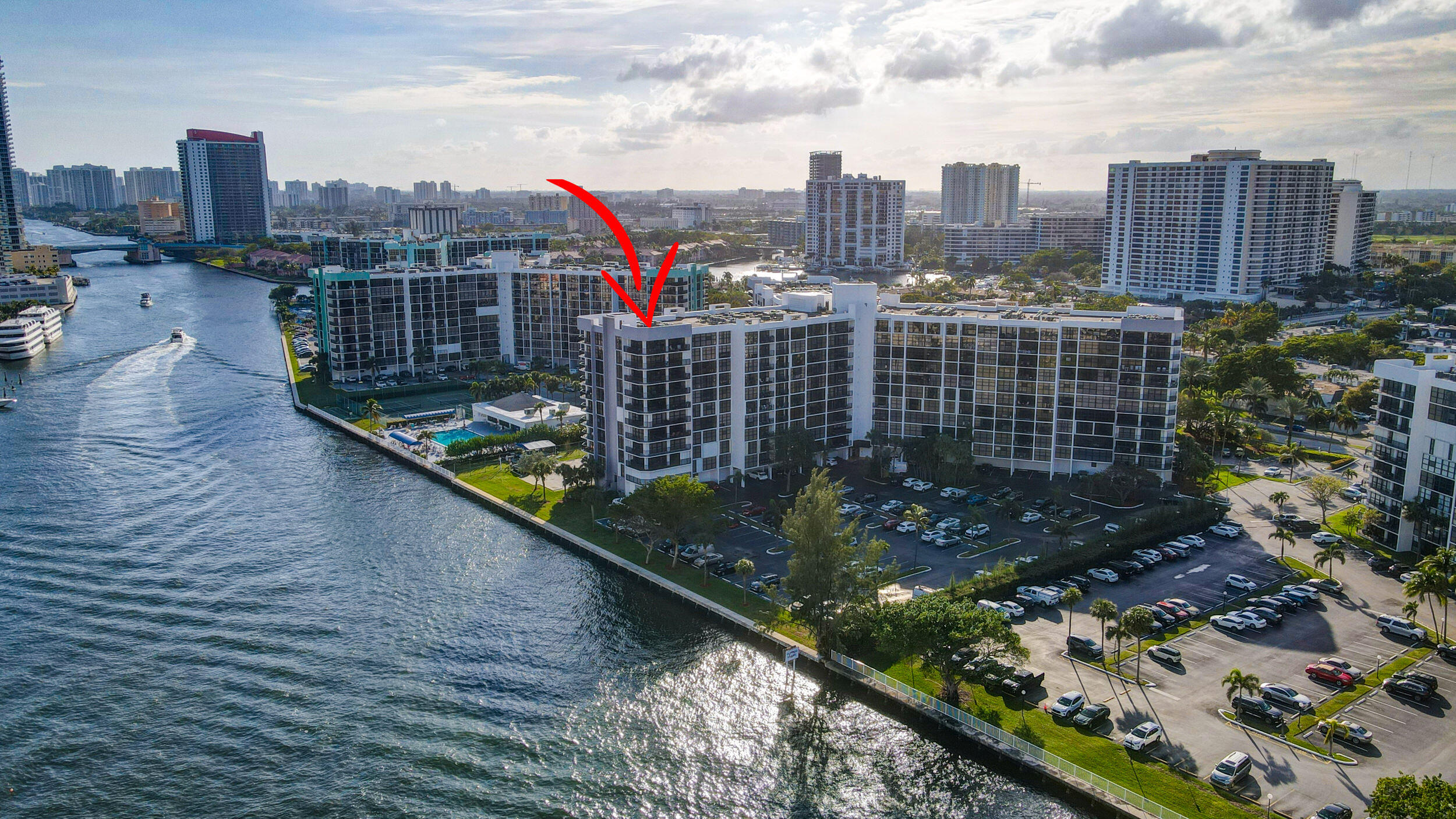 600 Parkview Drive 921