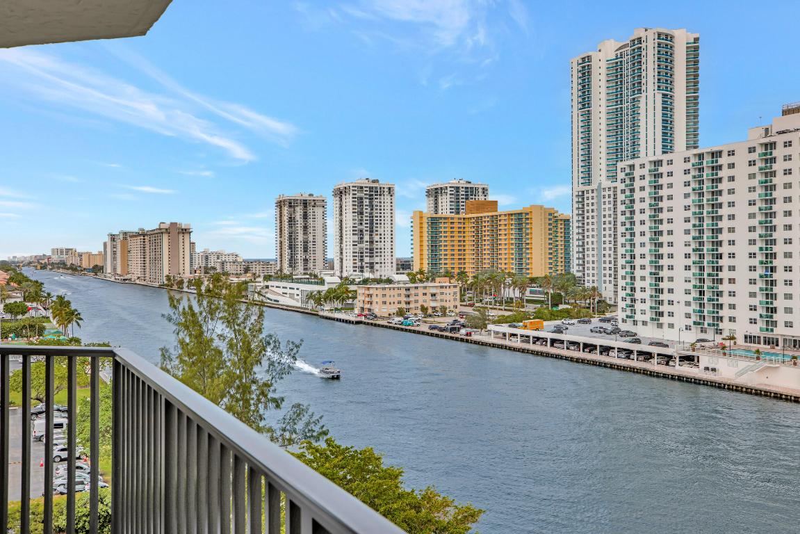 600 Parkview Drive 921