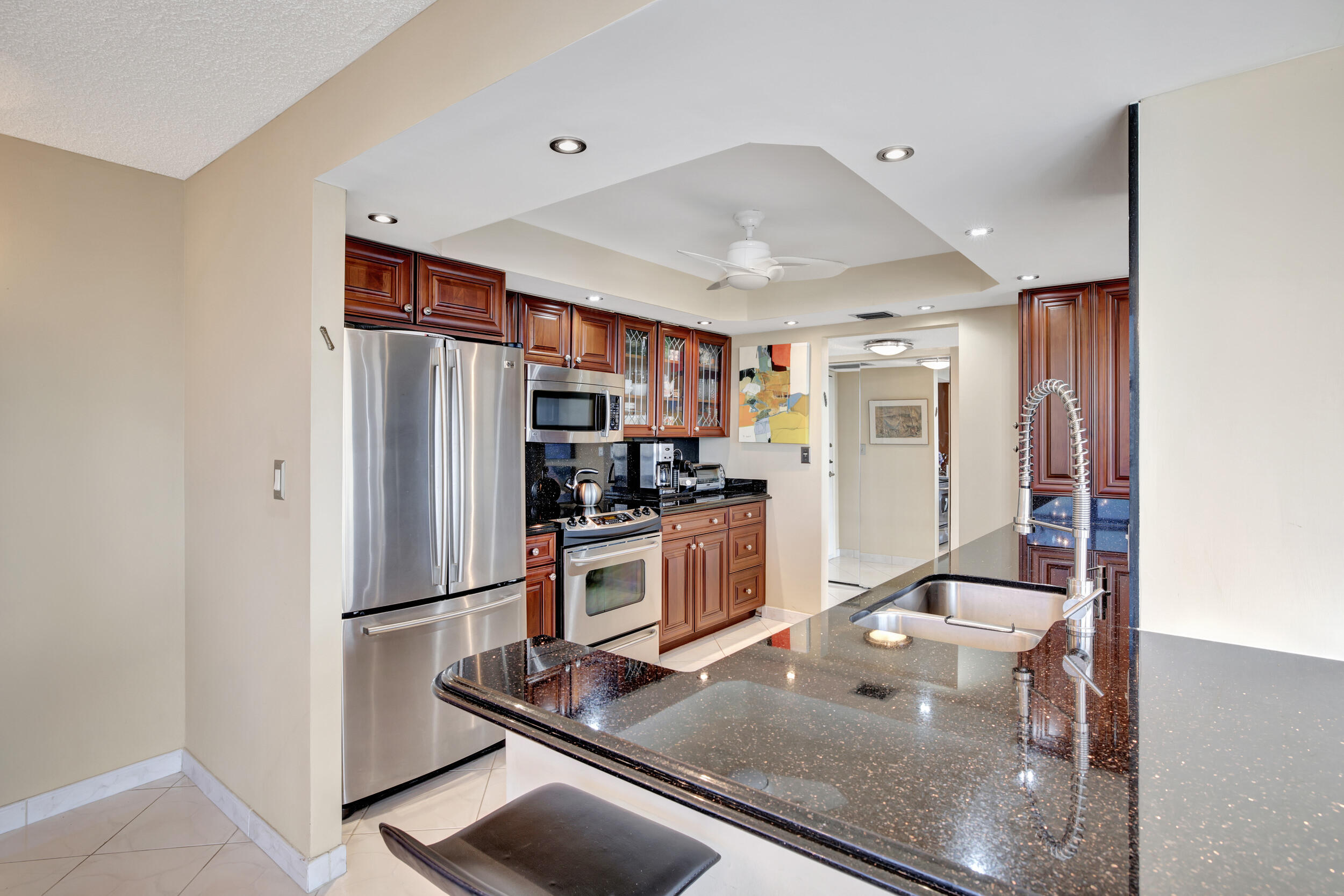 600 Parkview Drive 921