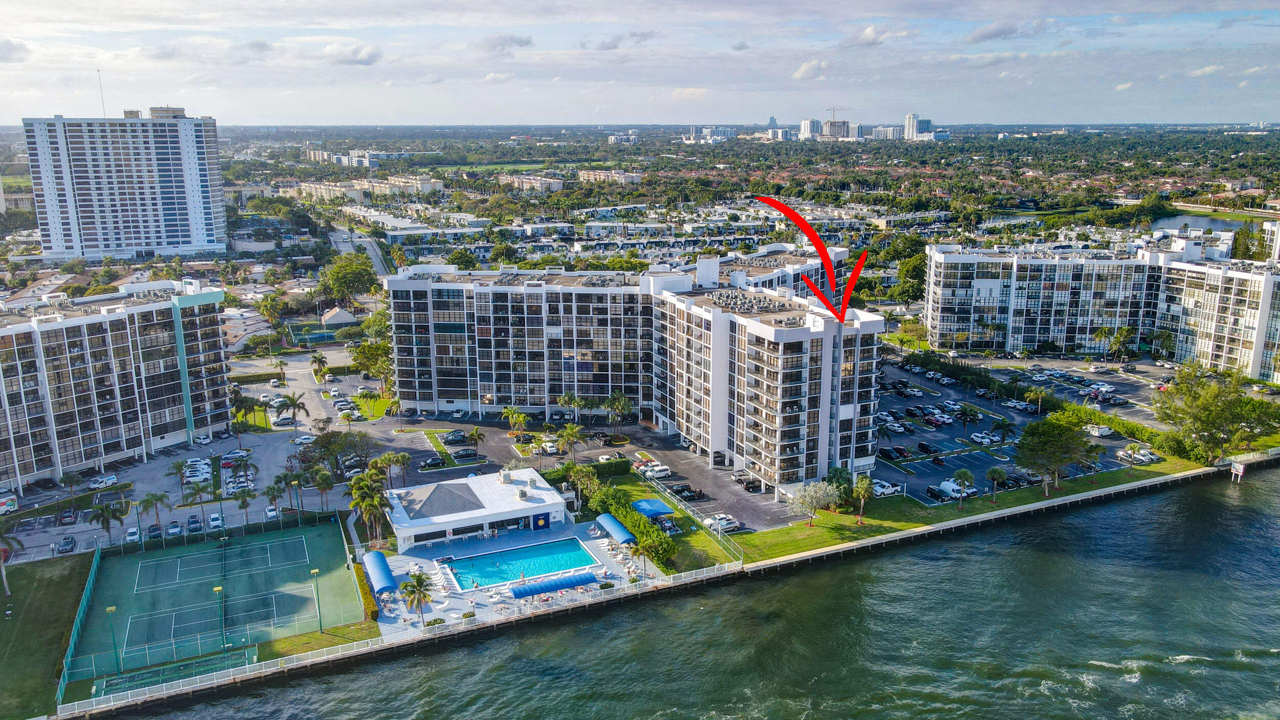 600 Parkview Drive 921