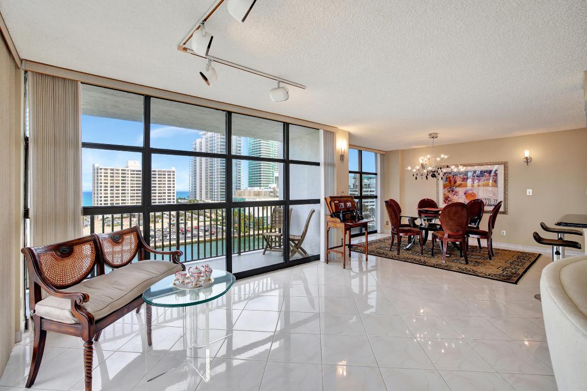 600 Parkview Drive 921