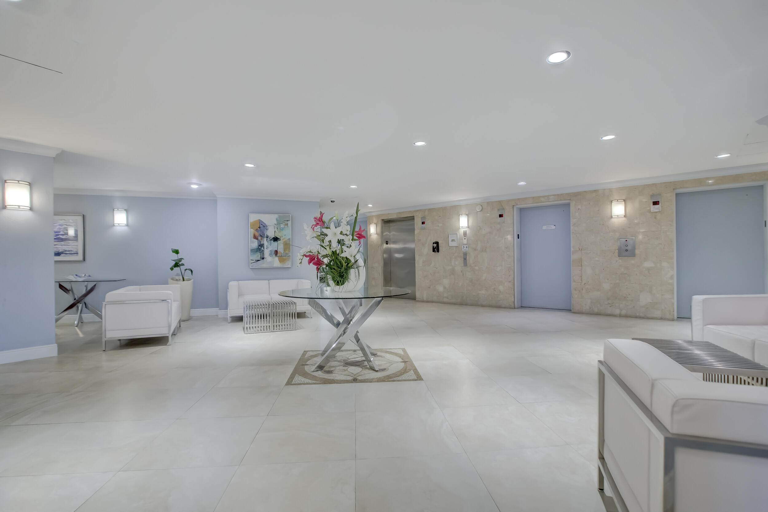 600 Parkview Drive 921