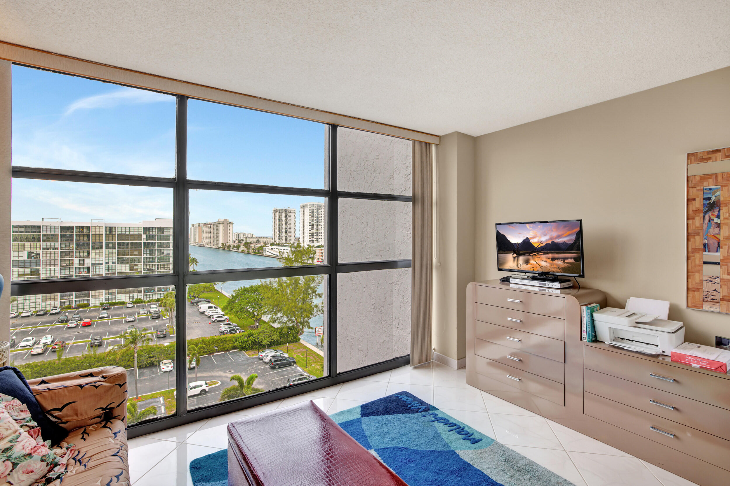 600 Parkview Drive 921