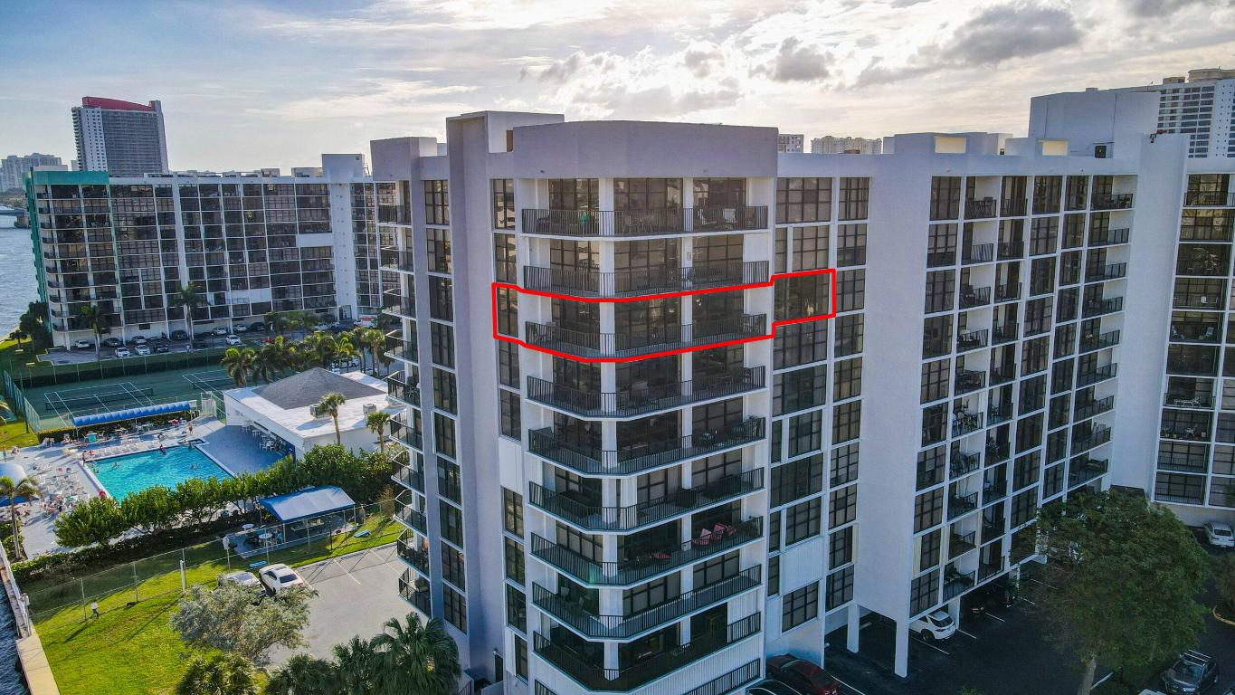 600 Parkview Drive 921