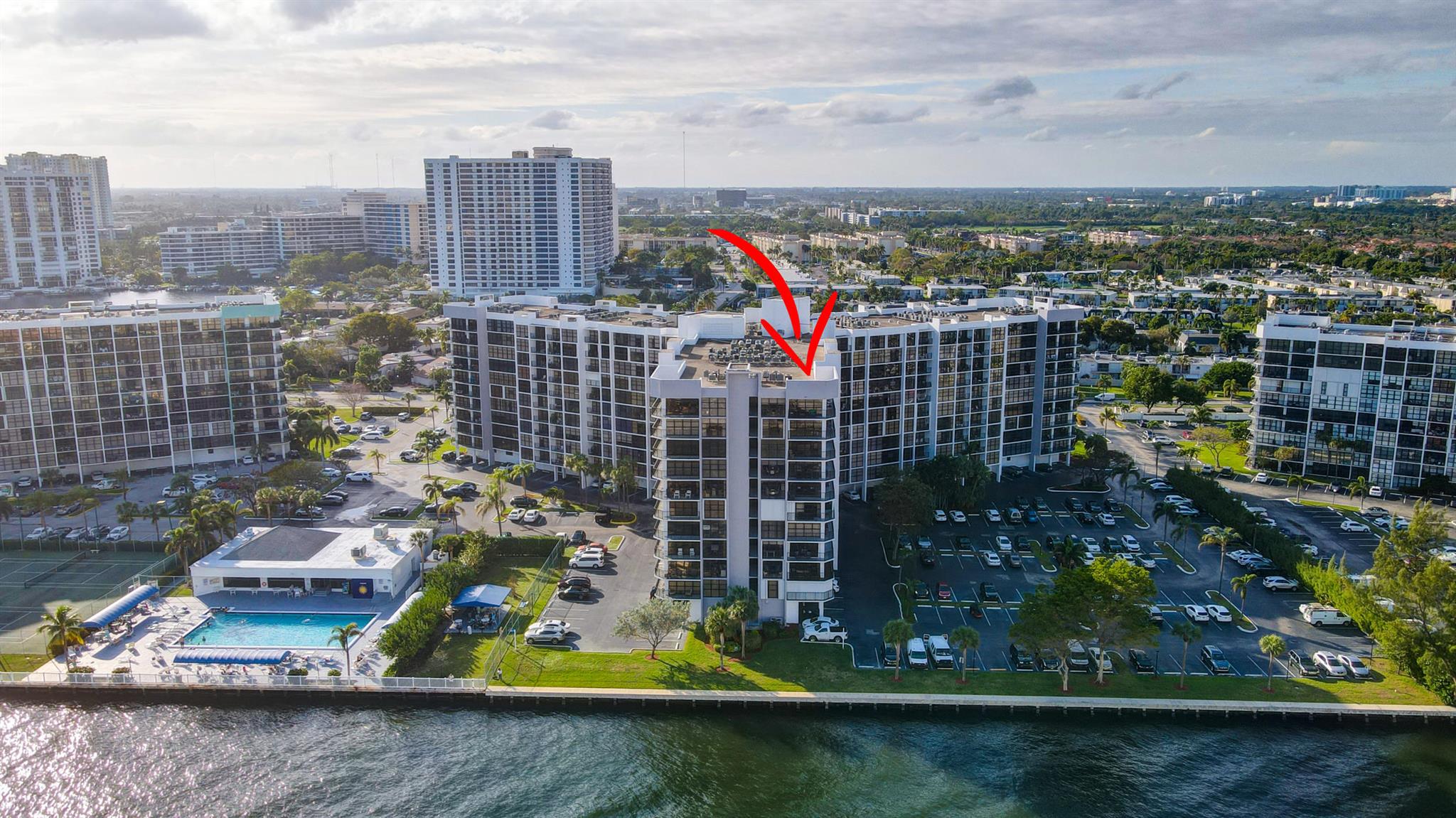 600 Parkview Drive 921