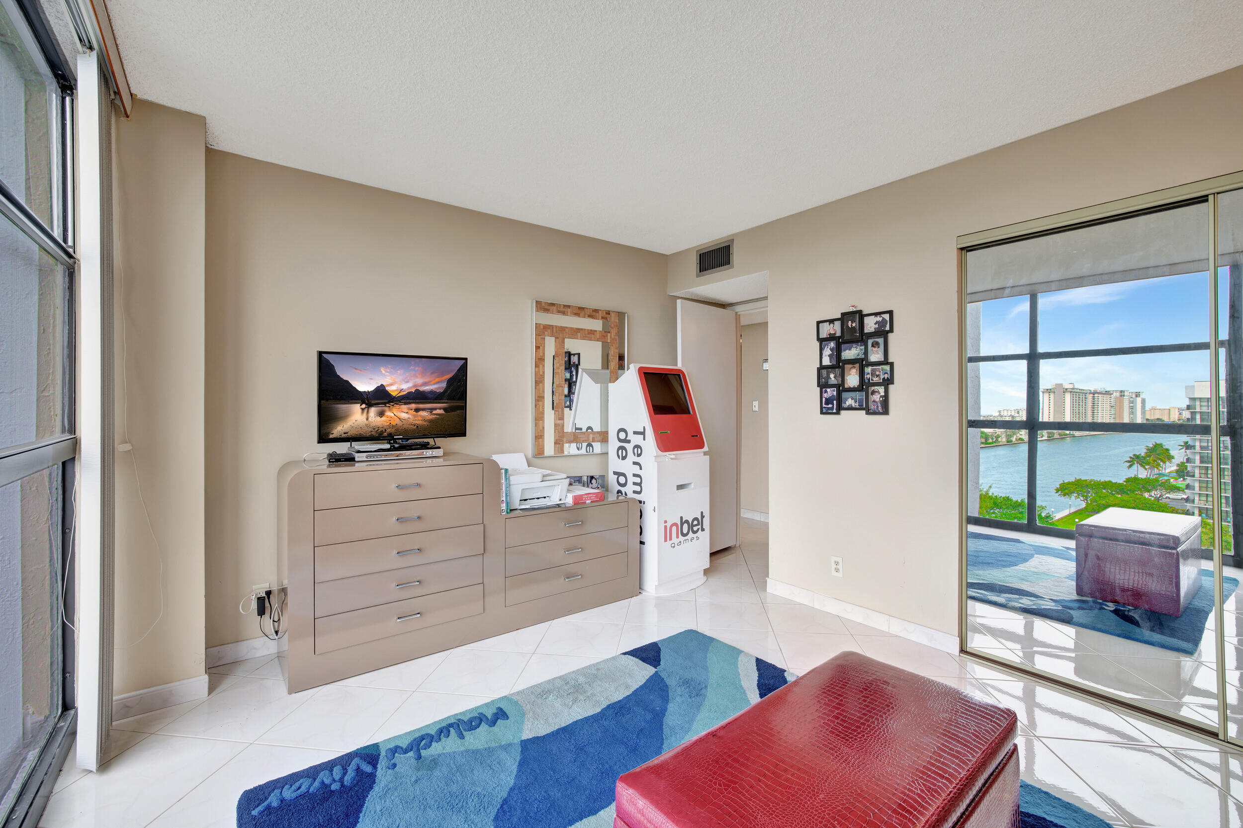 600 Parkview Drive 921