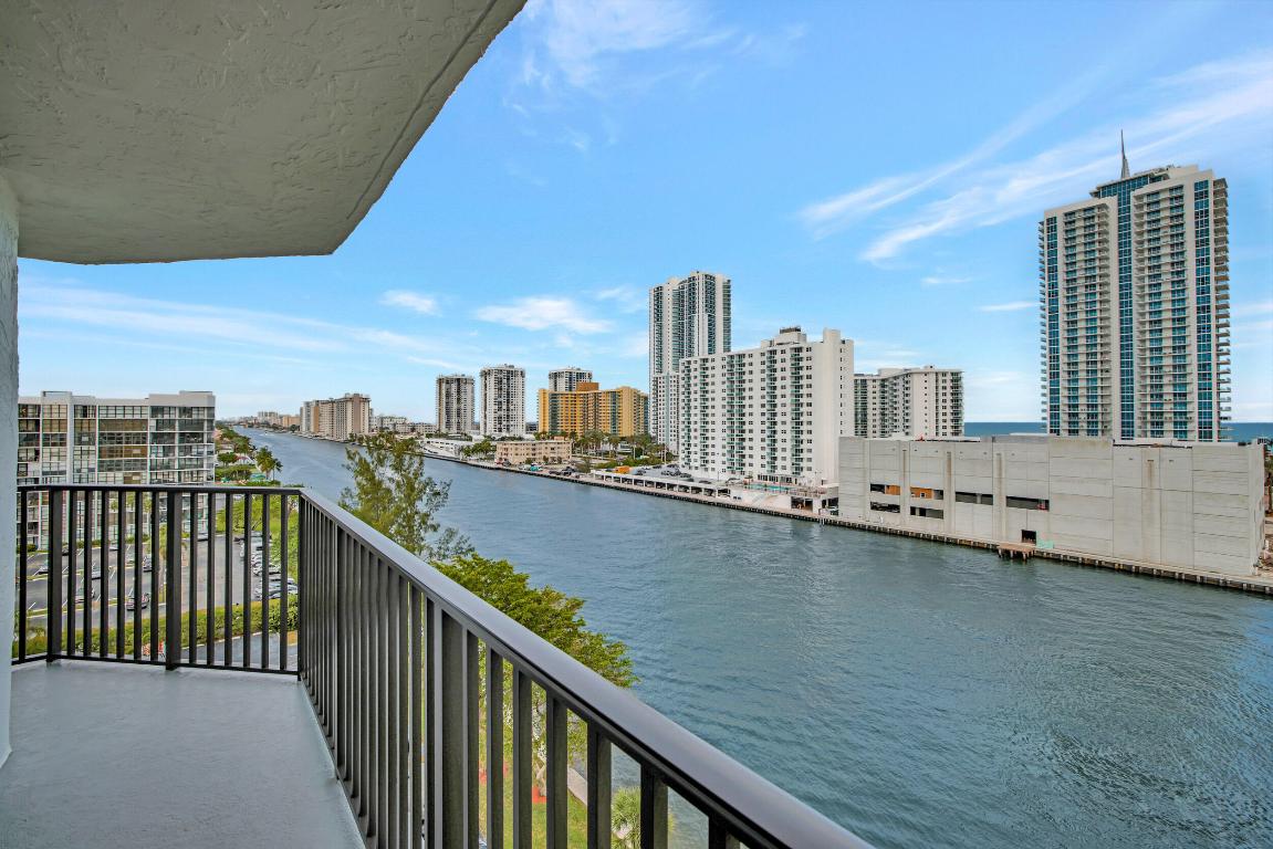 600 Parkview Drive 921