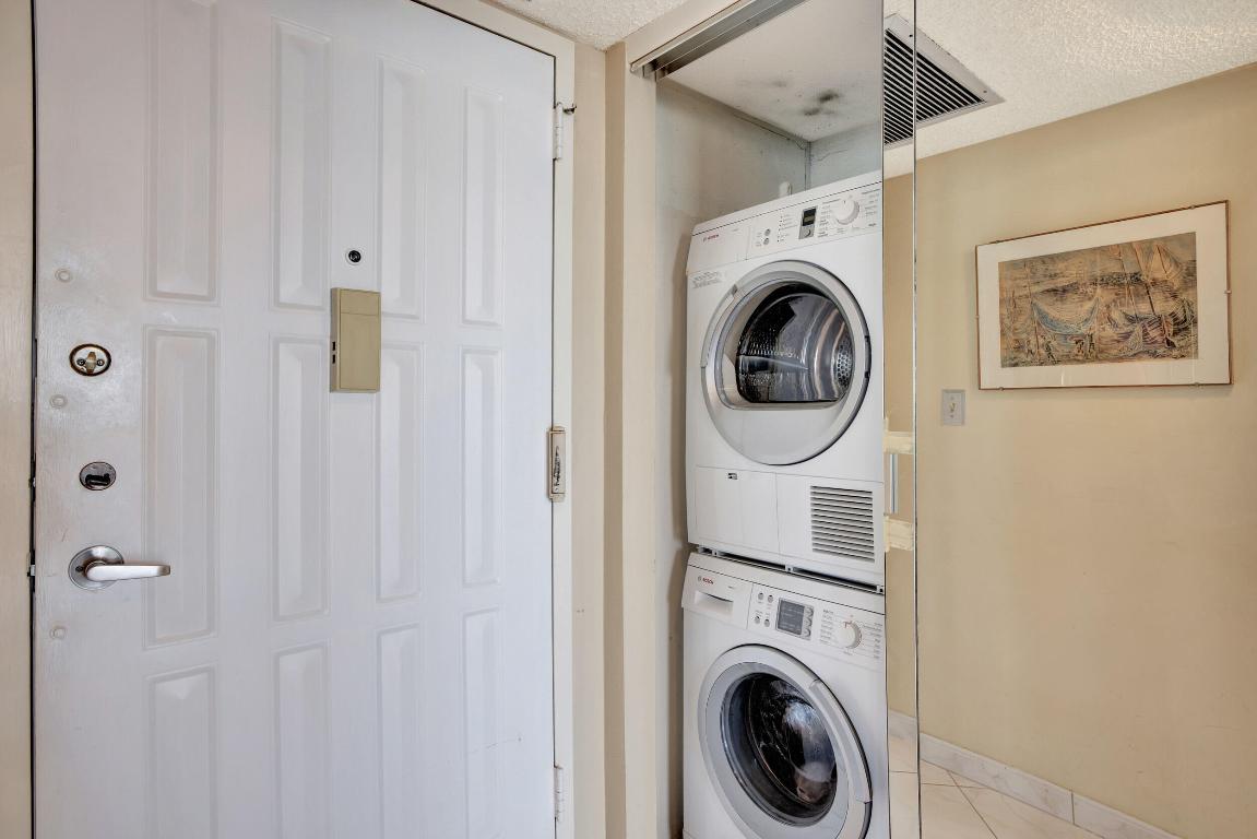 600 Parkview Drive 921