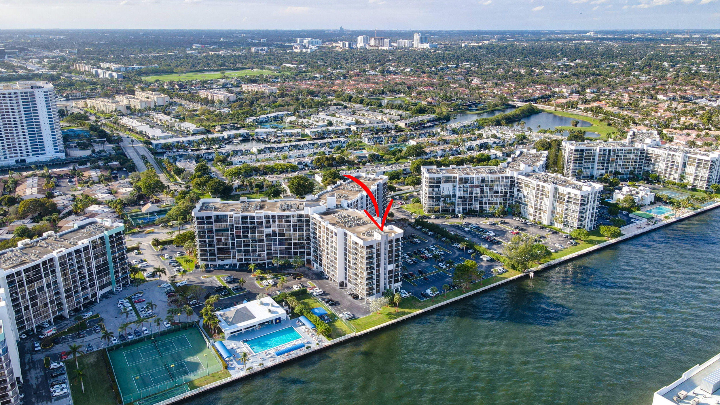 600 Parkview Drive 921