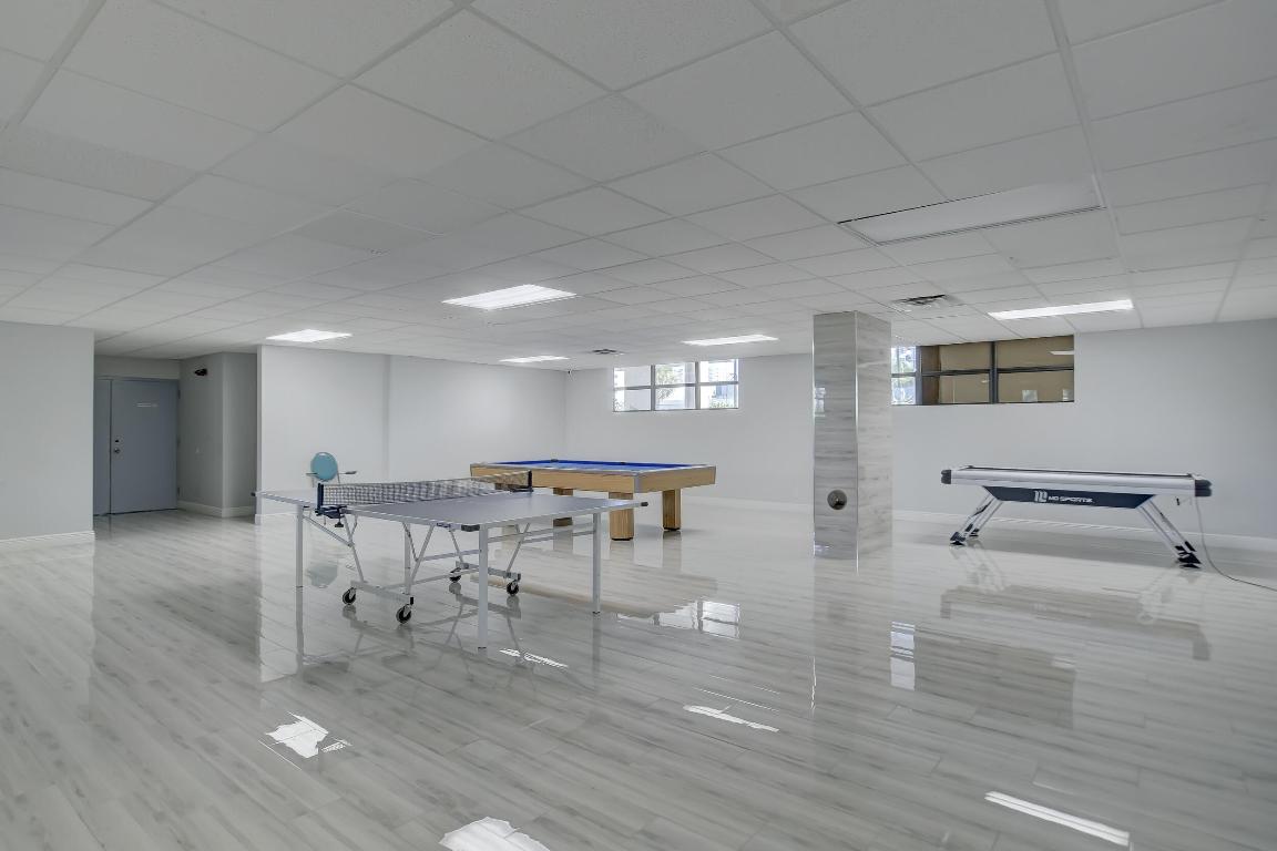 600 Parkview Drive 921