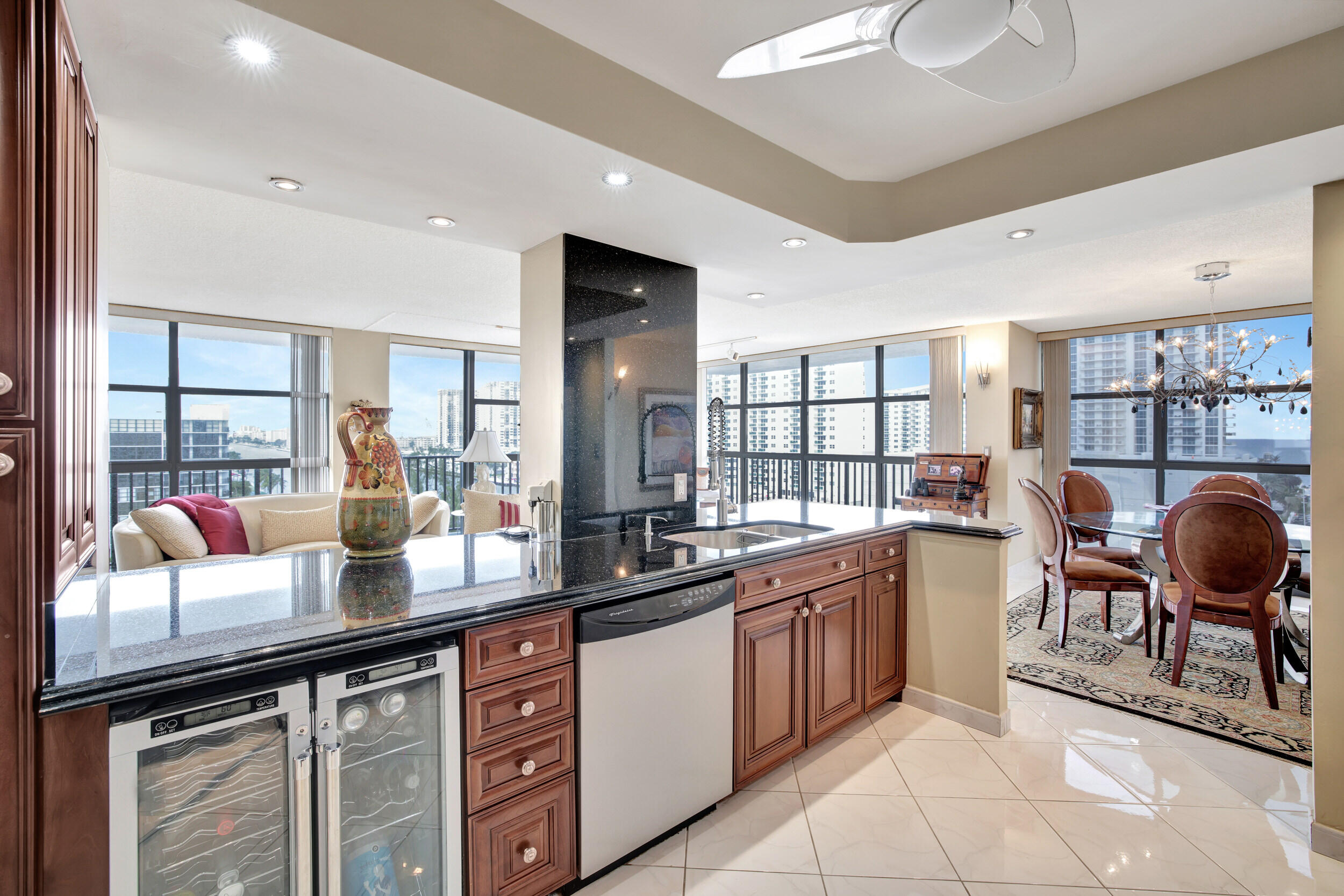 600 Parkview Drive 921