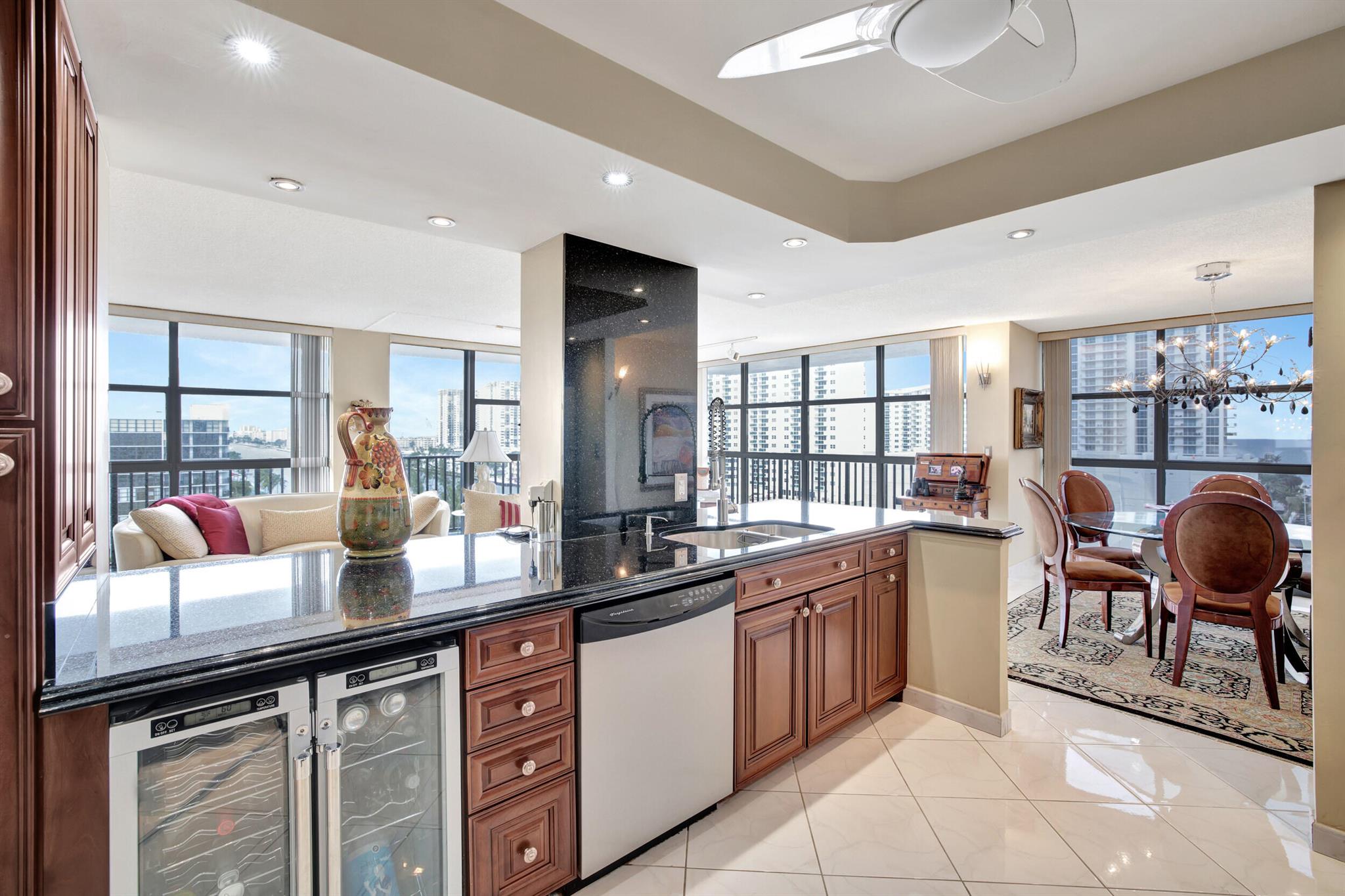 600 Parkview Drive 921