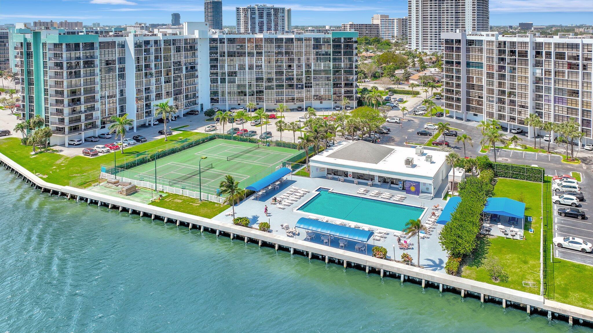 600 Parkview Drive 512