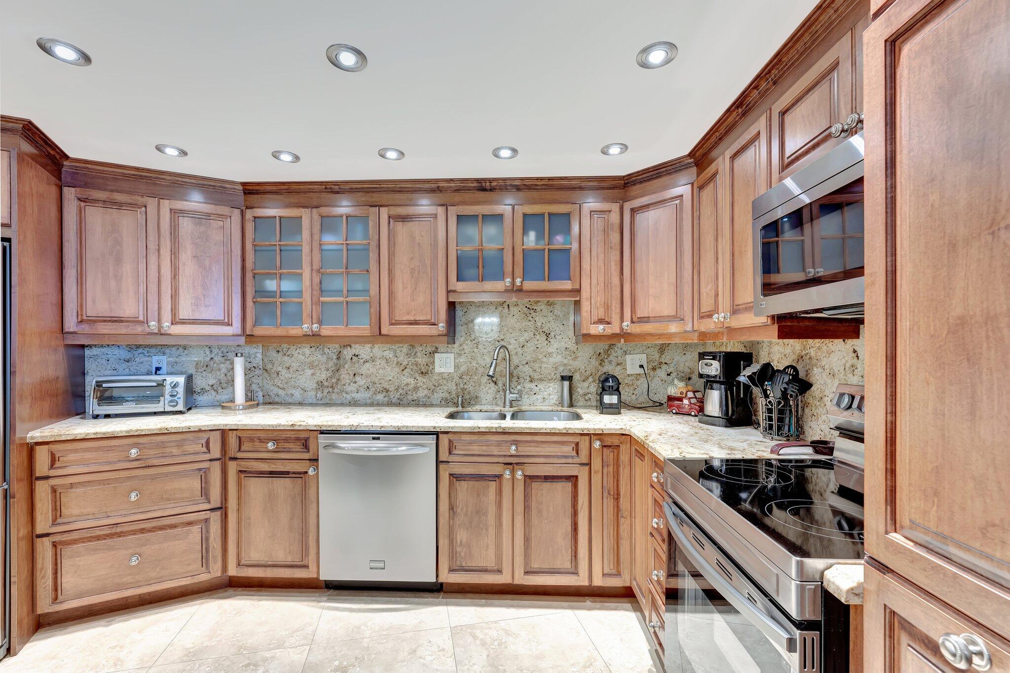 600 Parkview Drive 512