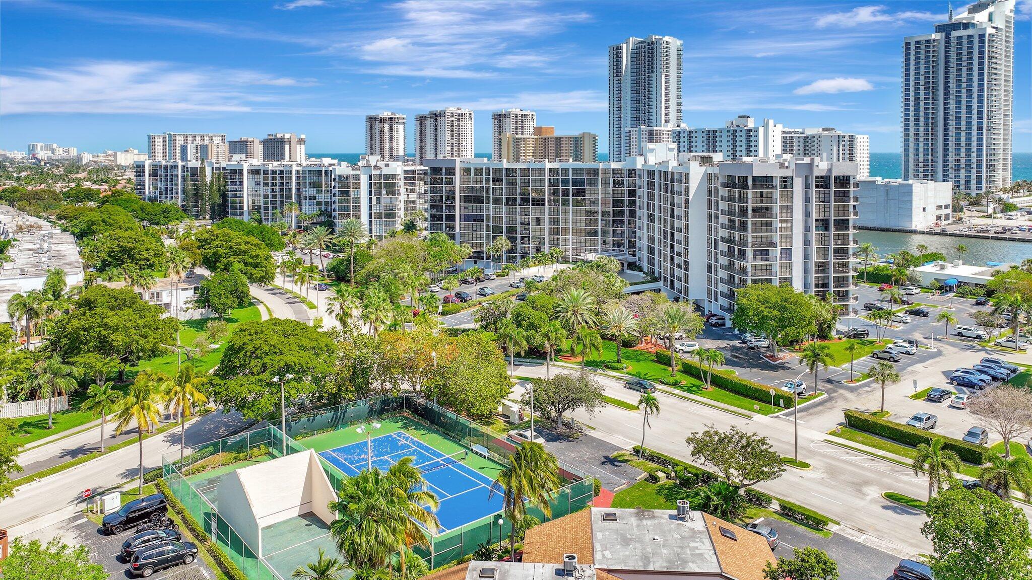 600 Parkview Drive 512