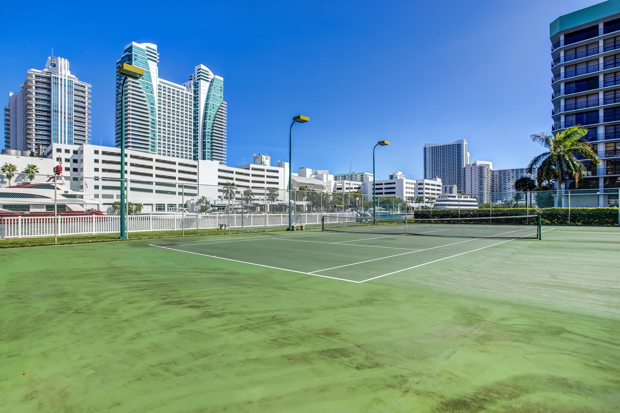 600 Parkview Drive 512