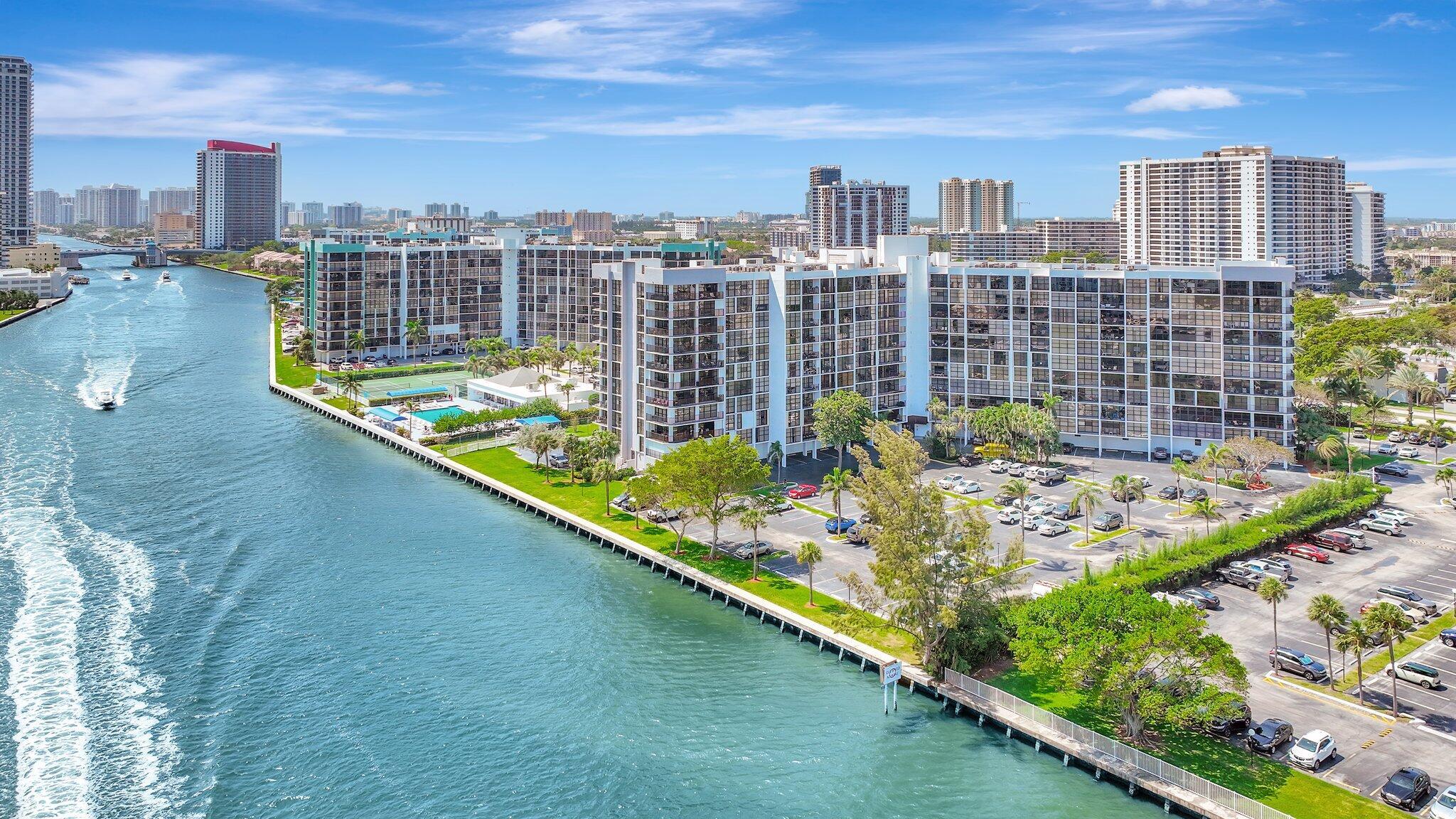 600 Parkview Drive 512