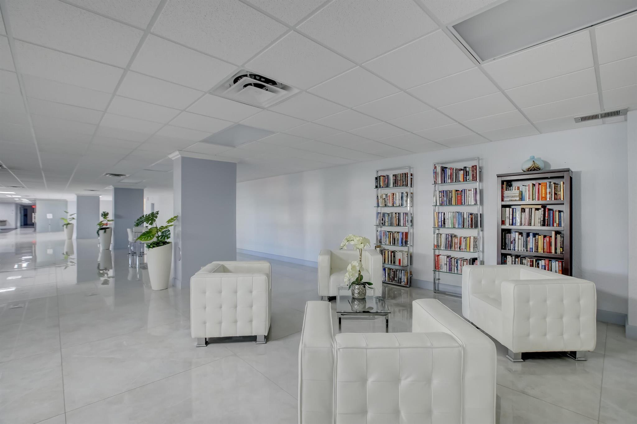 600 Parkview Drive 512