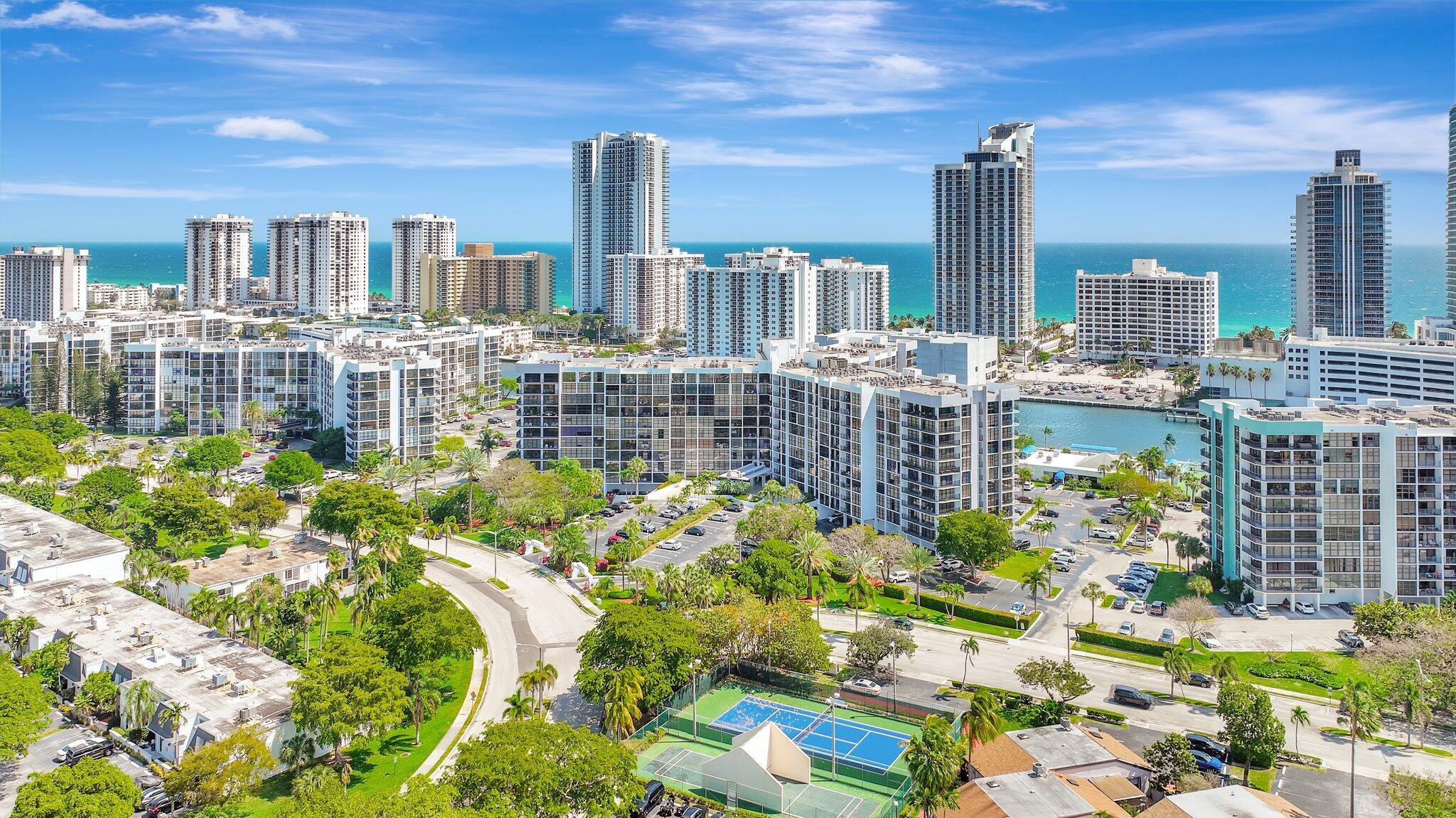 600 Parkview Drive 512