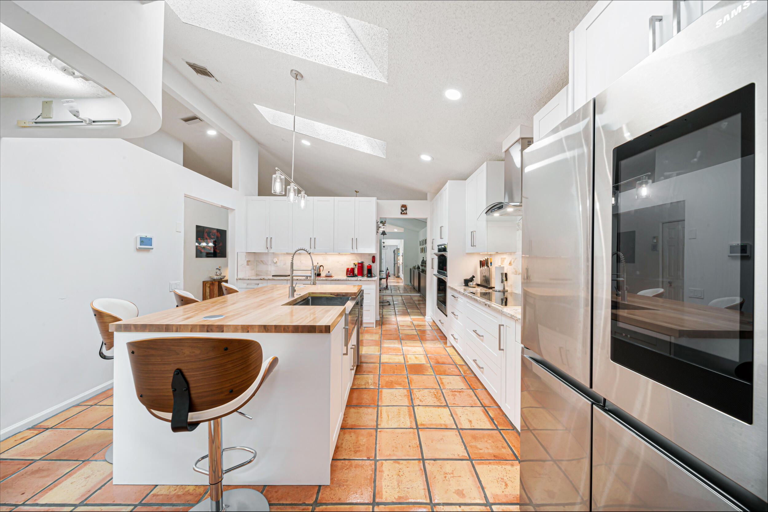 6087 Bay Isles Drive