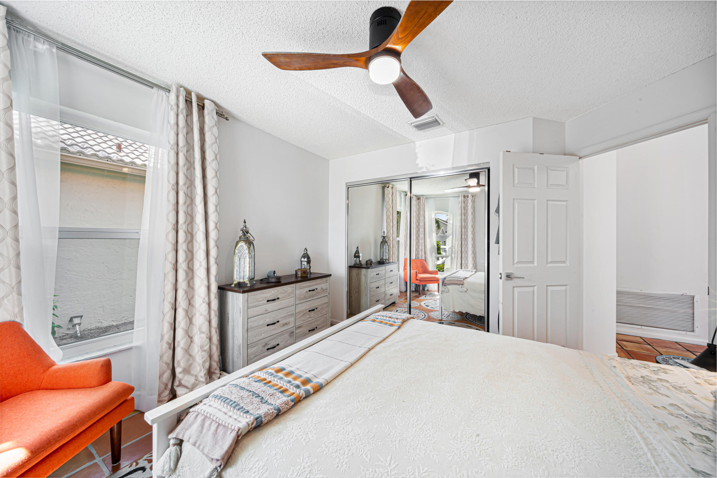 6087 Bay Isles Drive