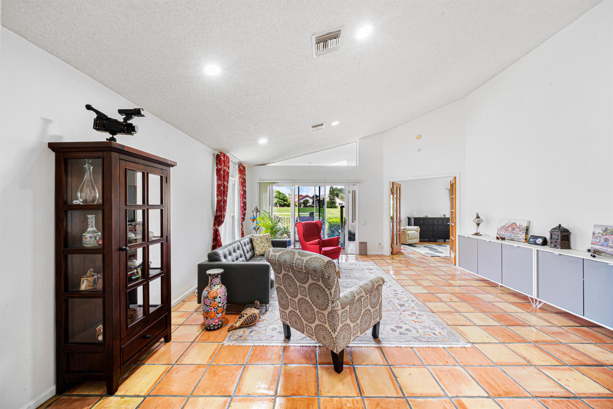 6087 Bay Isles Drive