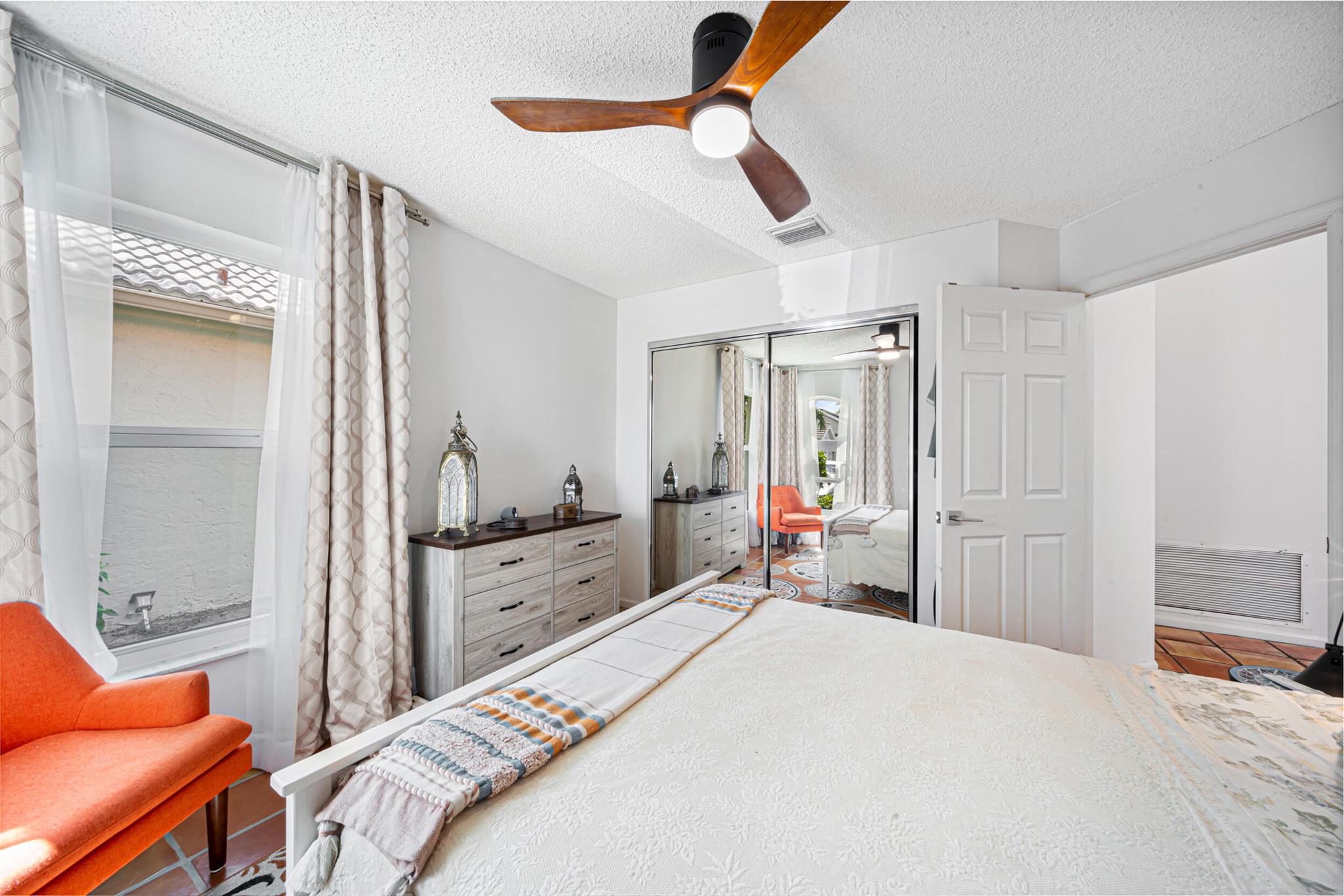 6087 Bay Isles Drive