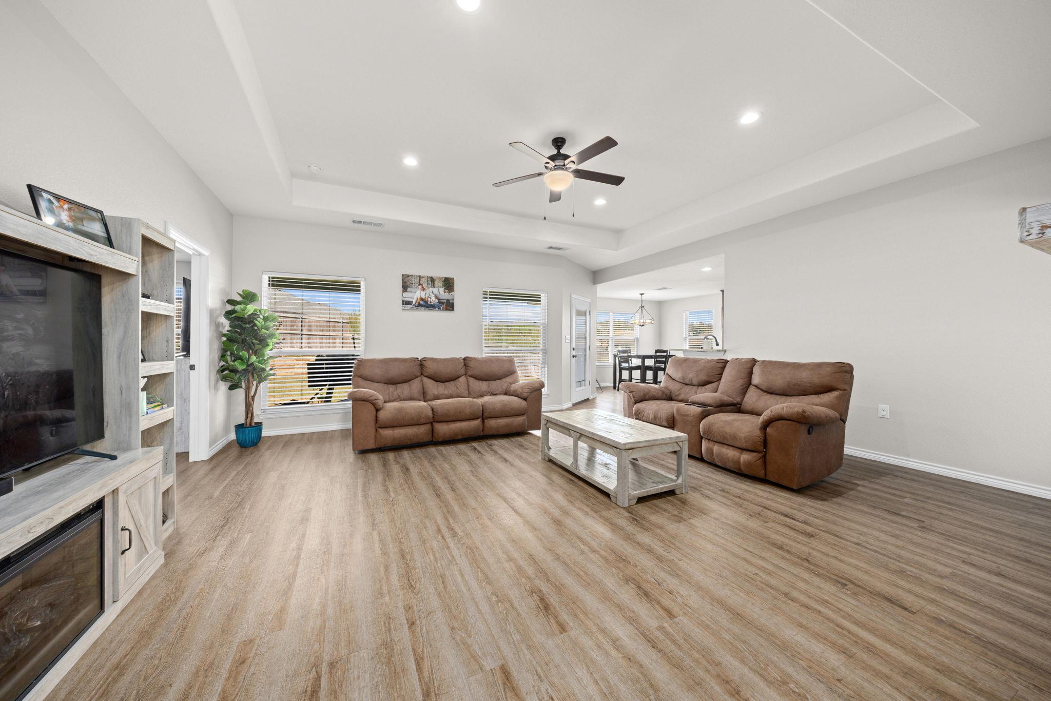 1313 Sandstone CV