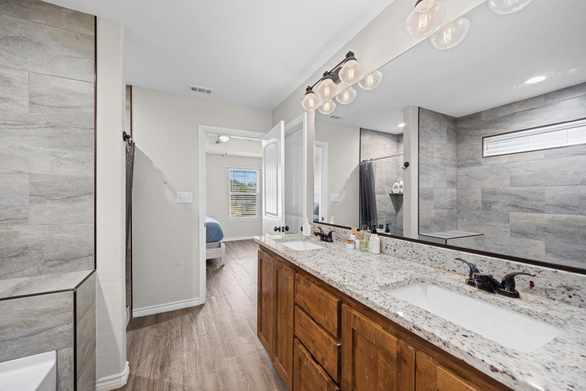 1313 Sandstone CV