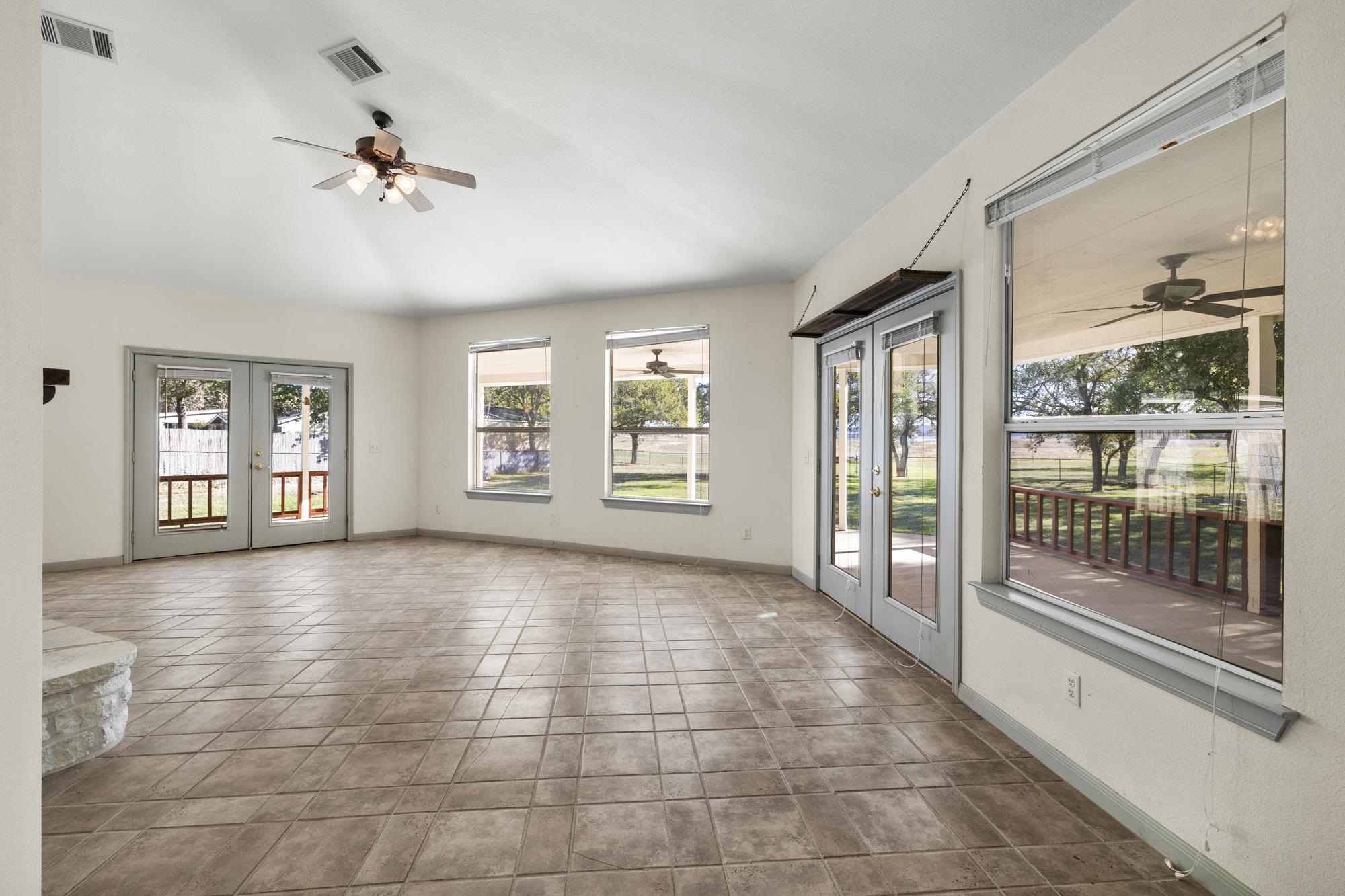 100 Agarita Drive