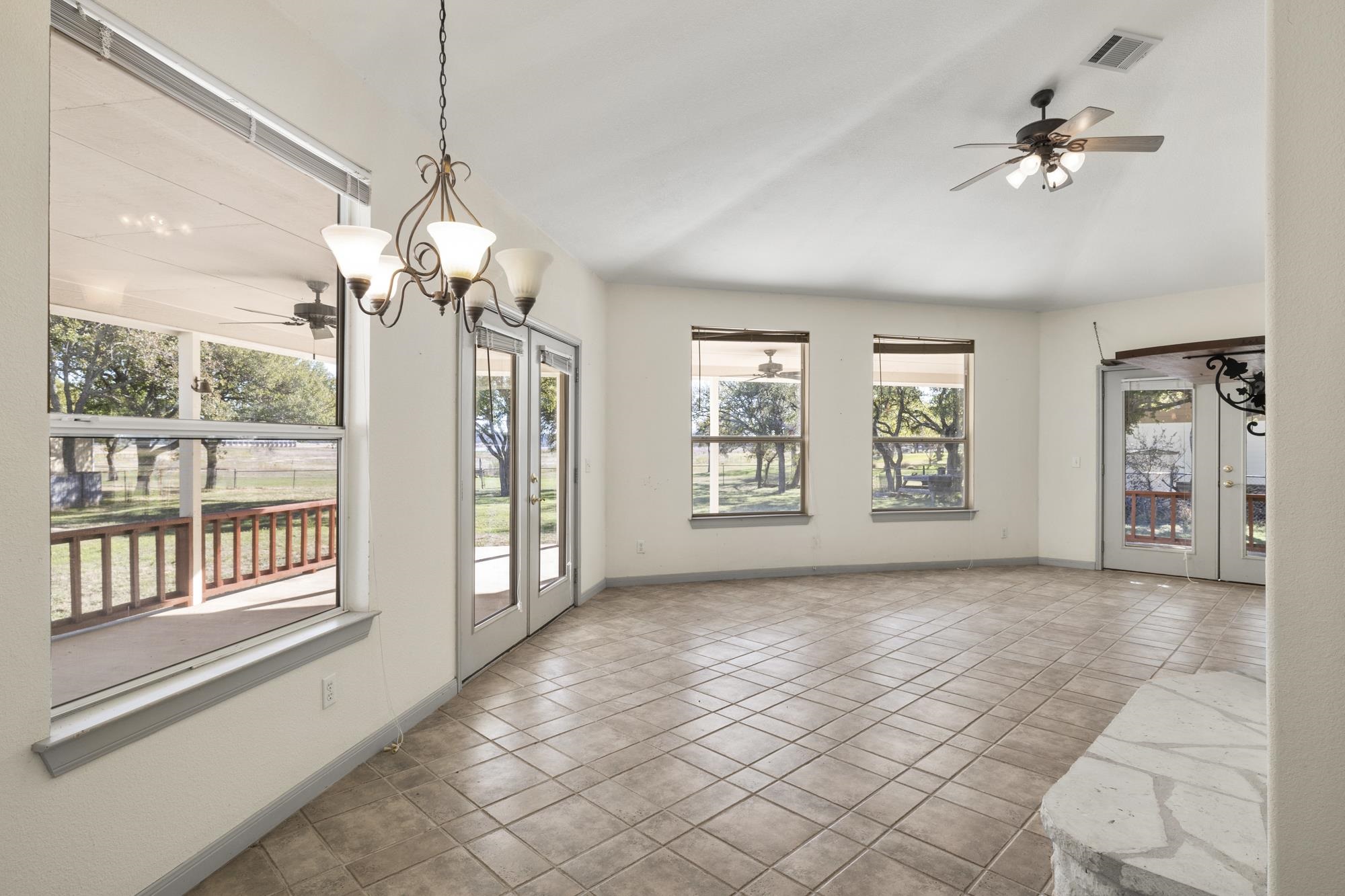 100 Agarita Drive