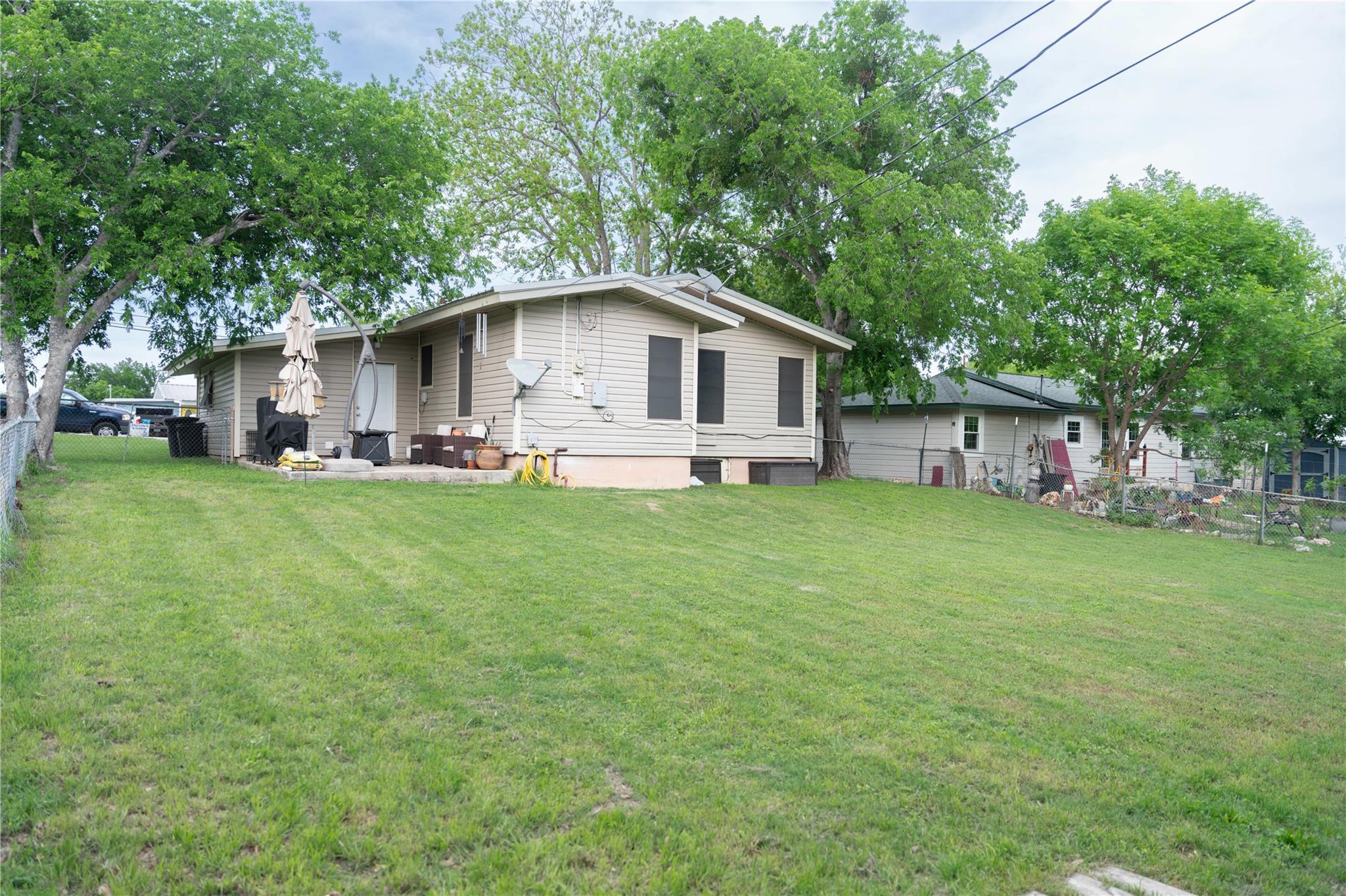 1120 Nix RD