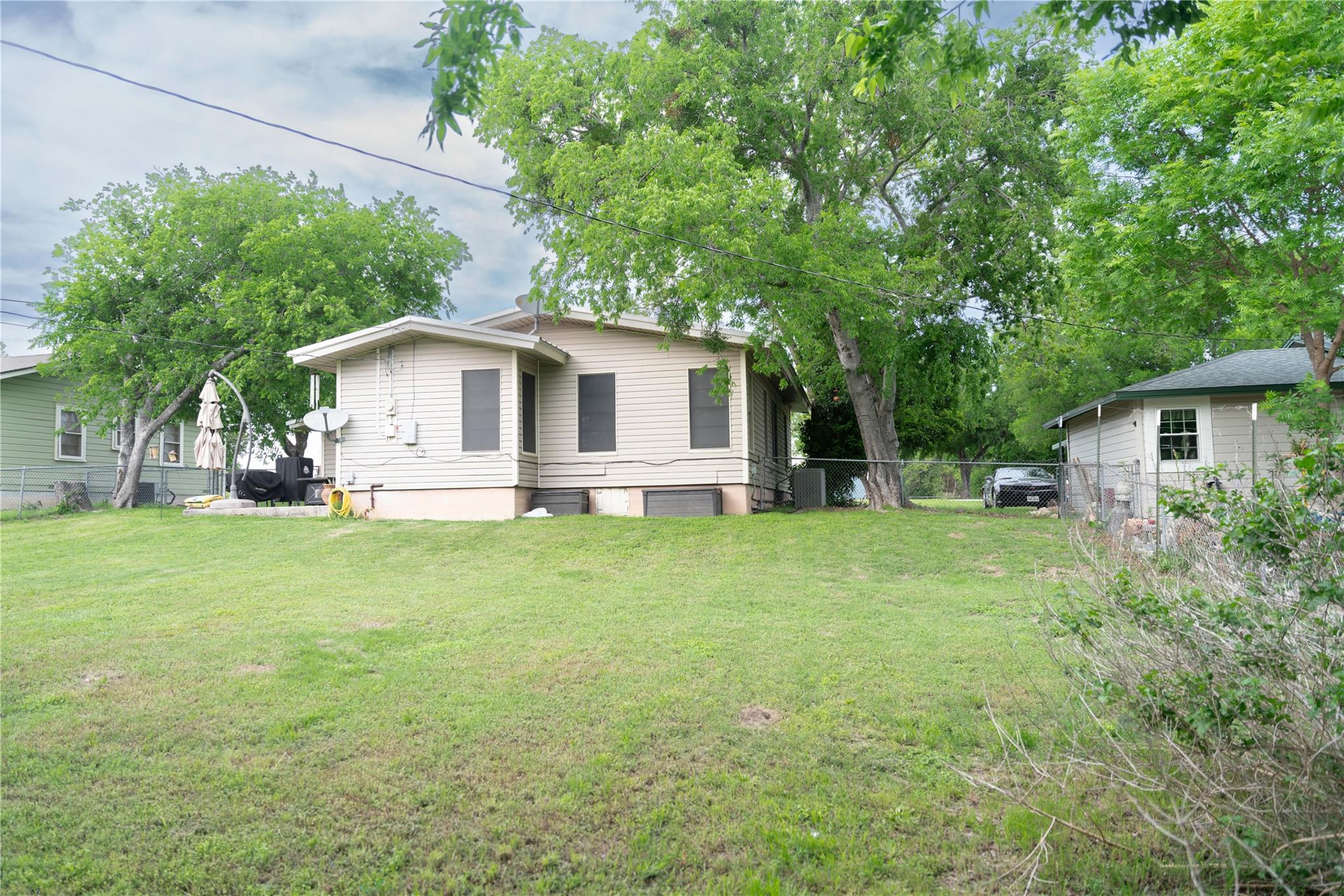 1120 Nix RD