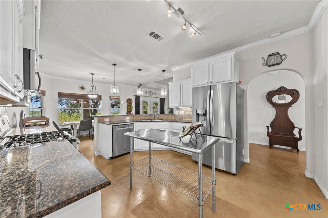 223 Private Road 3449