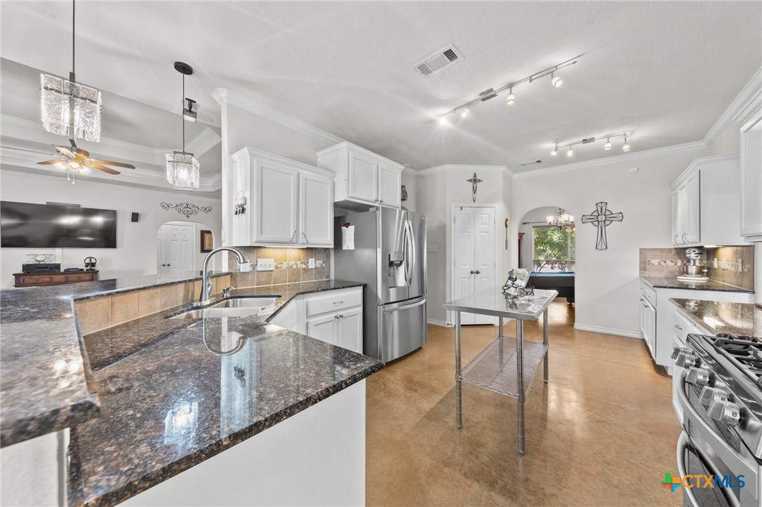 223 Private Road 3449