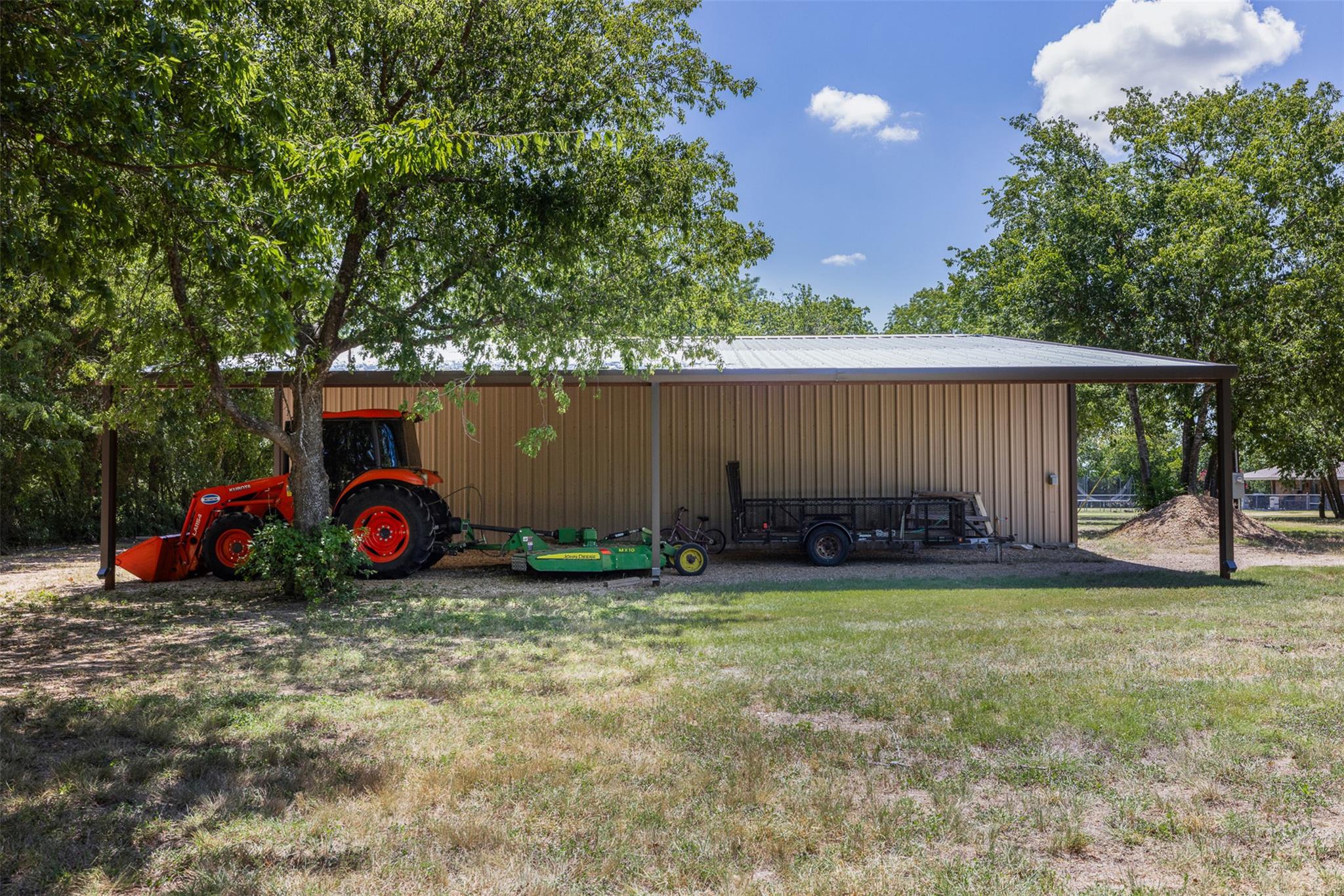 2185 FM 184