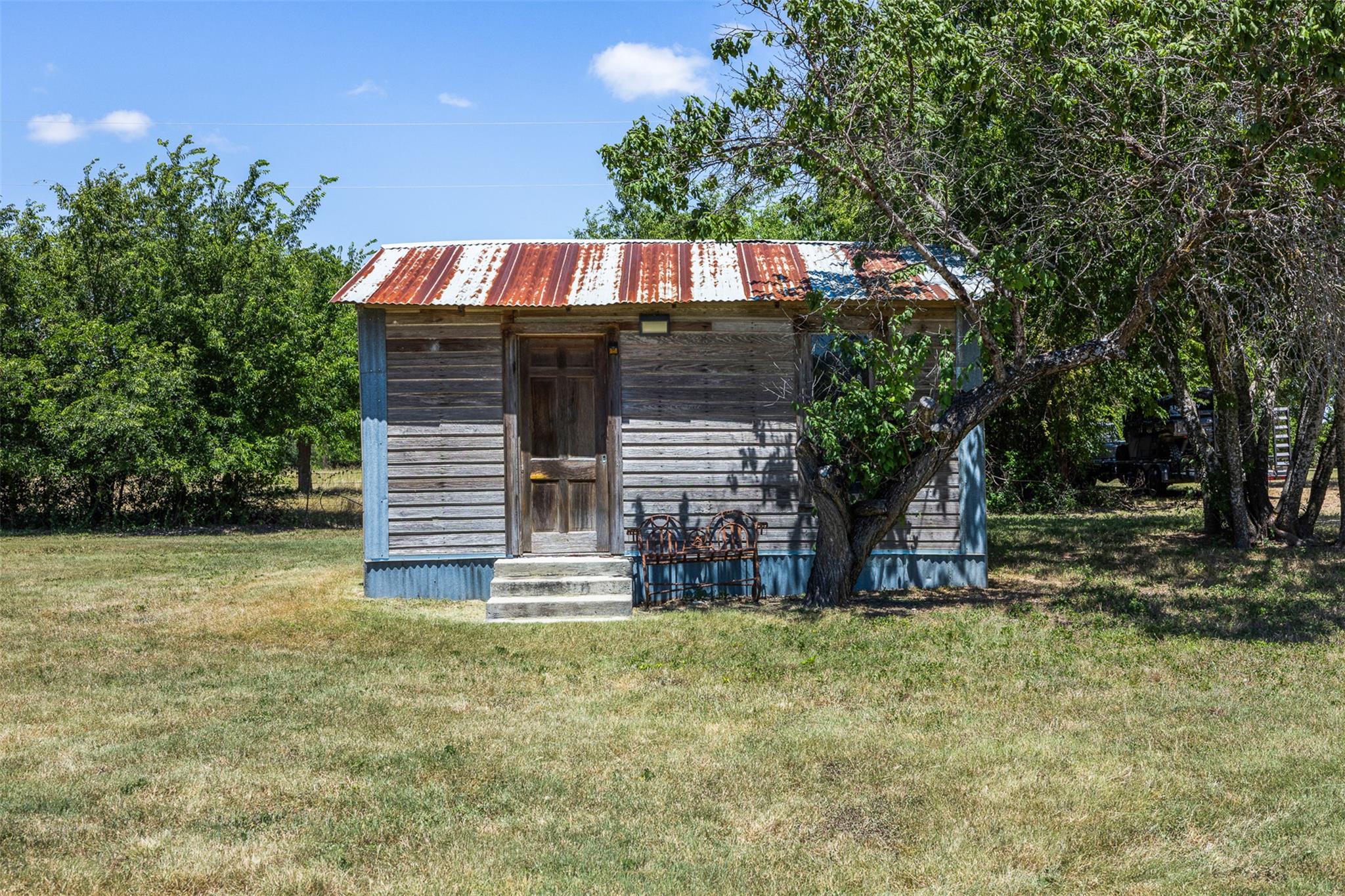 2185 FM 184