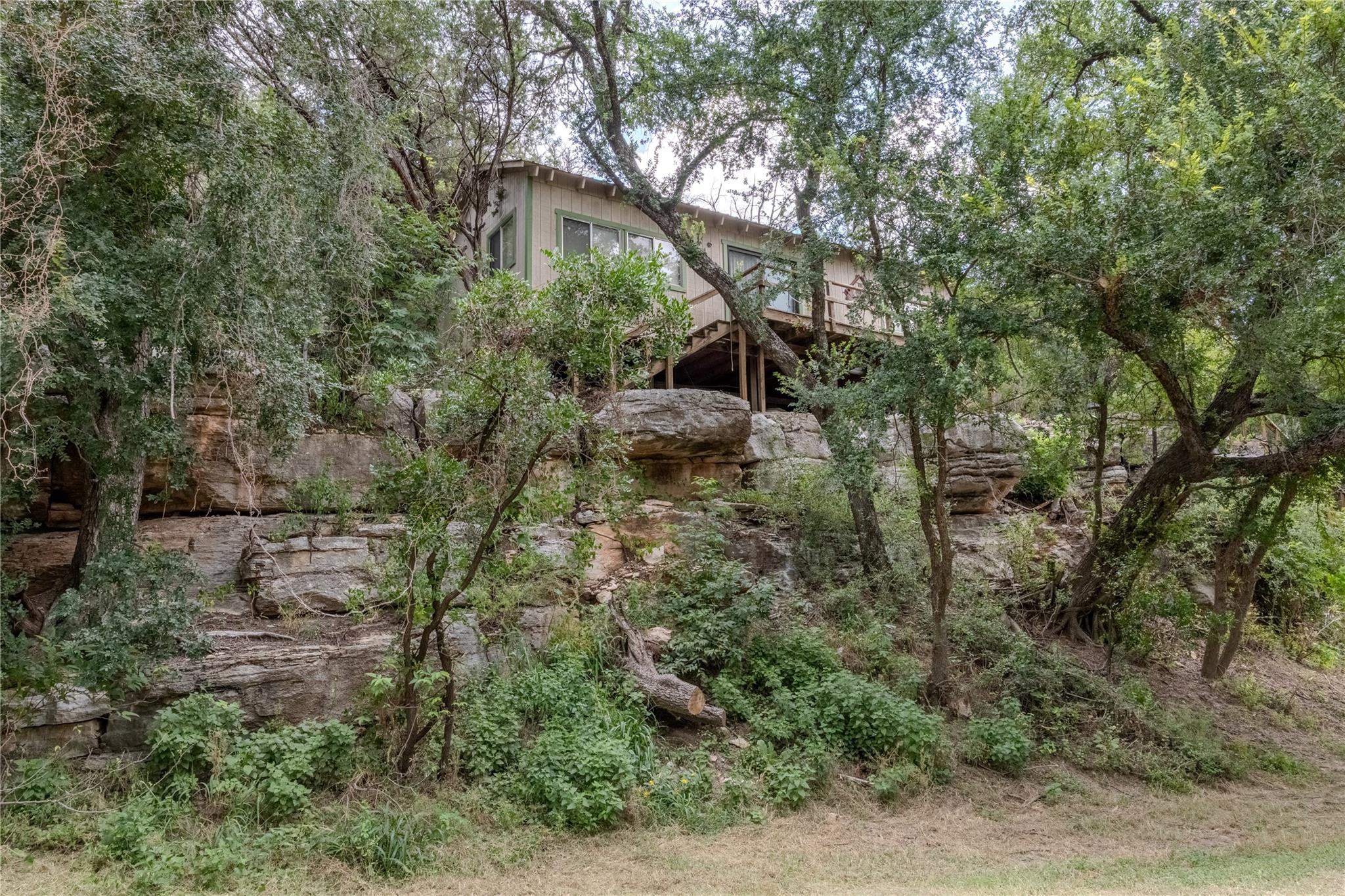 2212 N River RD