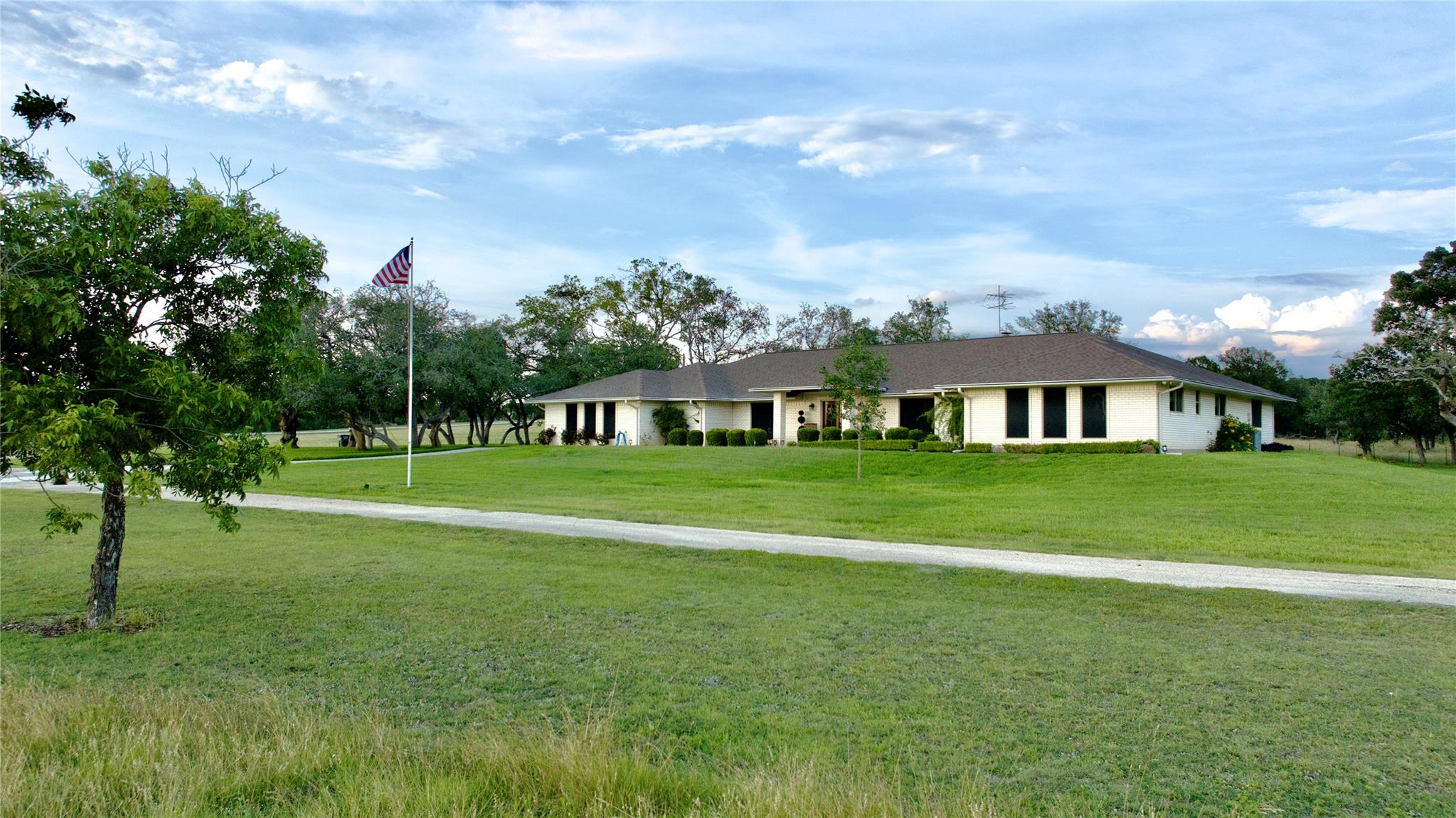 197 Live Oak Cemetery RD