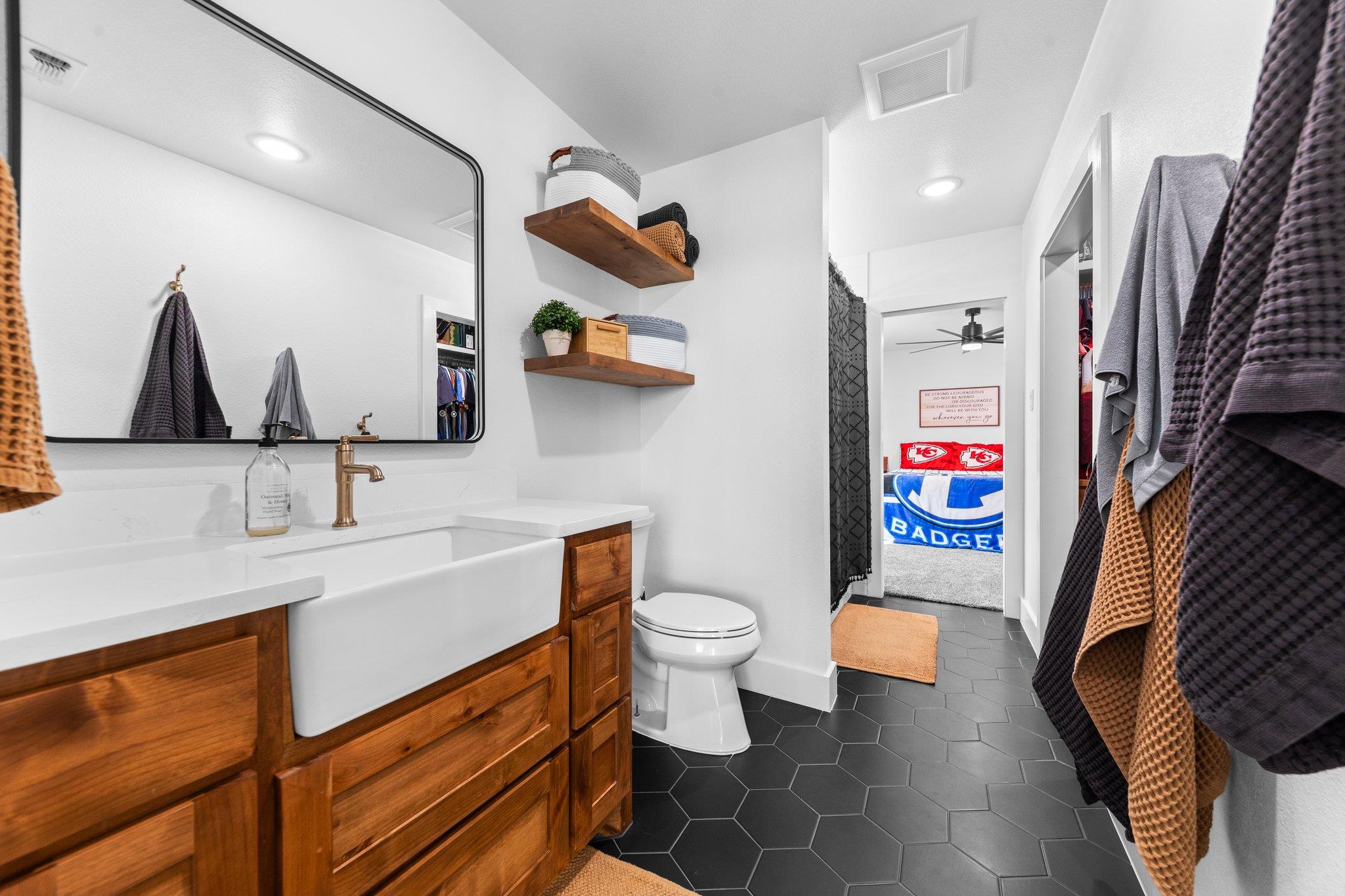 1800 Diamond Ridge DR