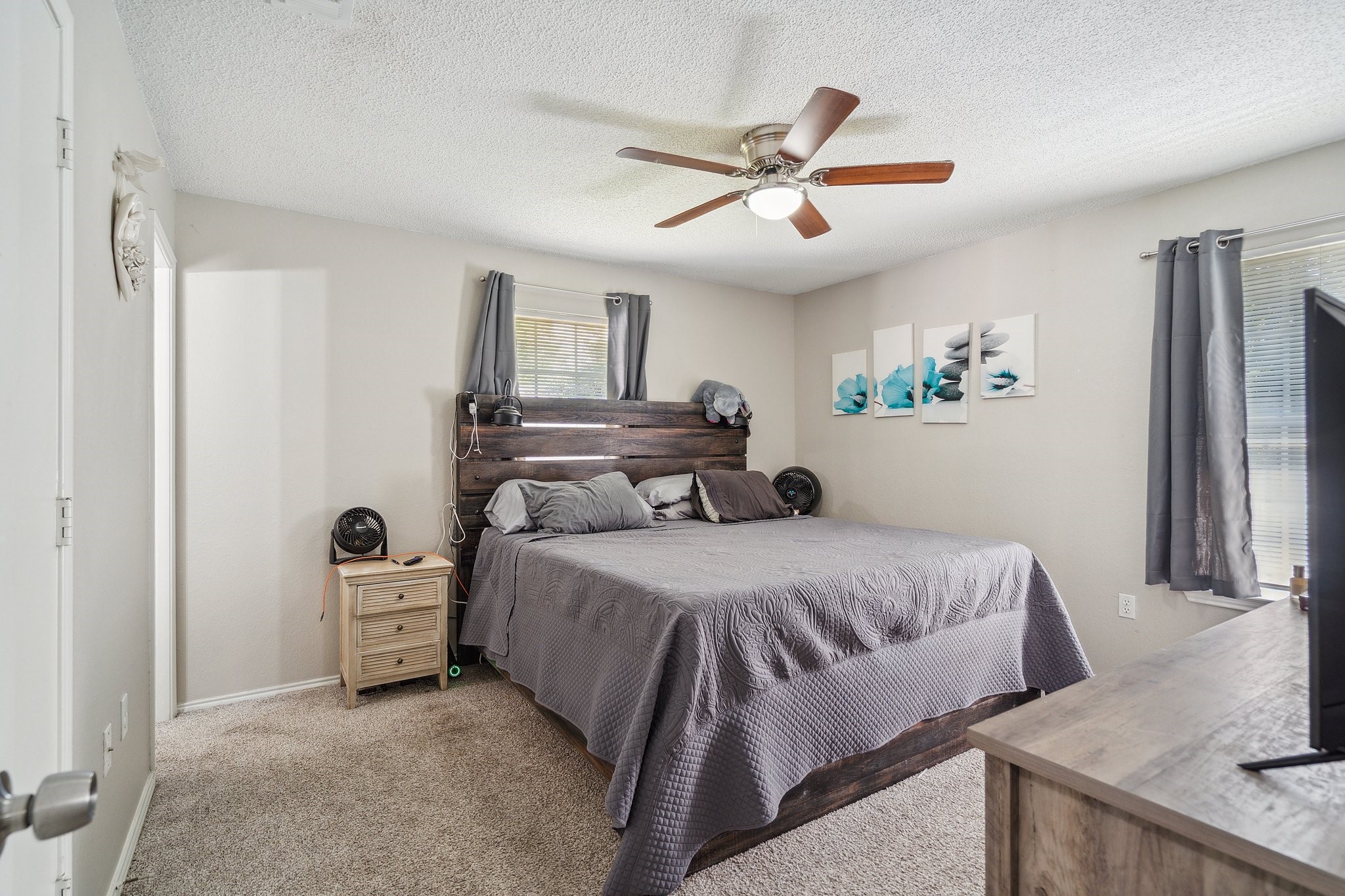 816 Red Oak Court