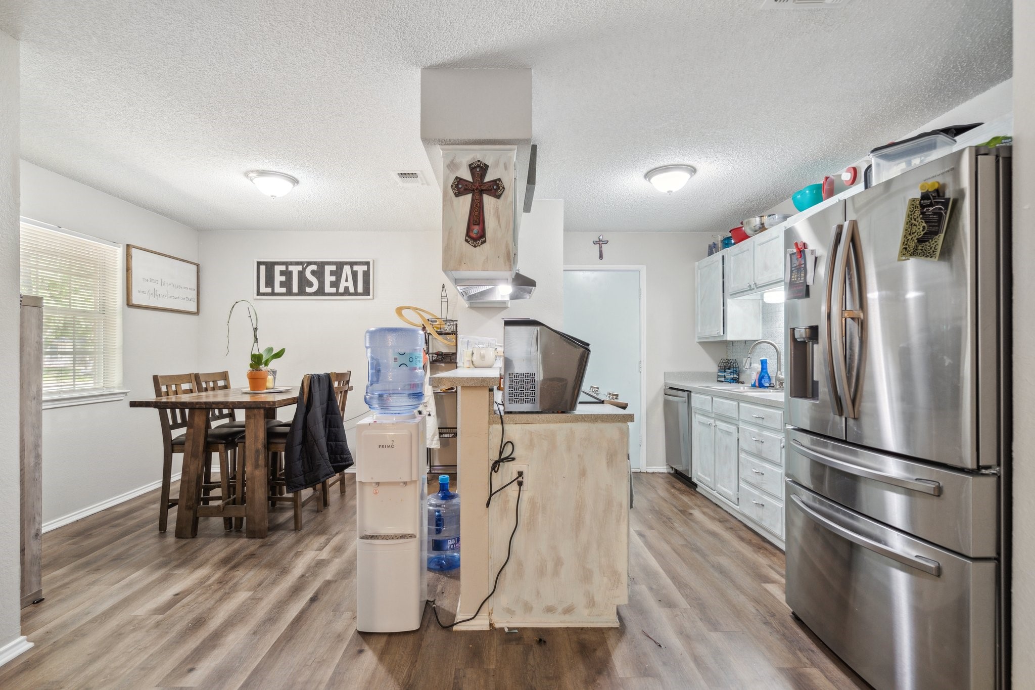 816 Red Oak Court