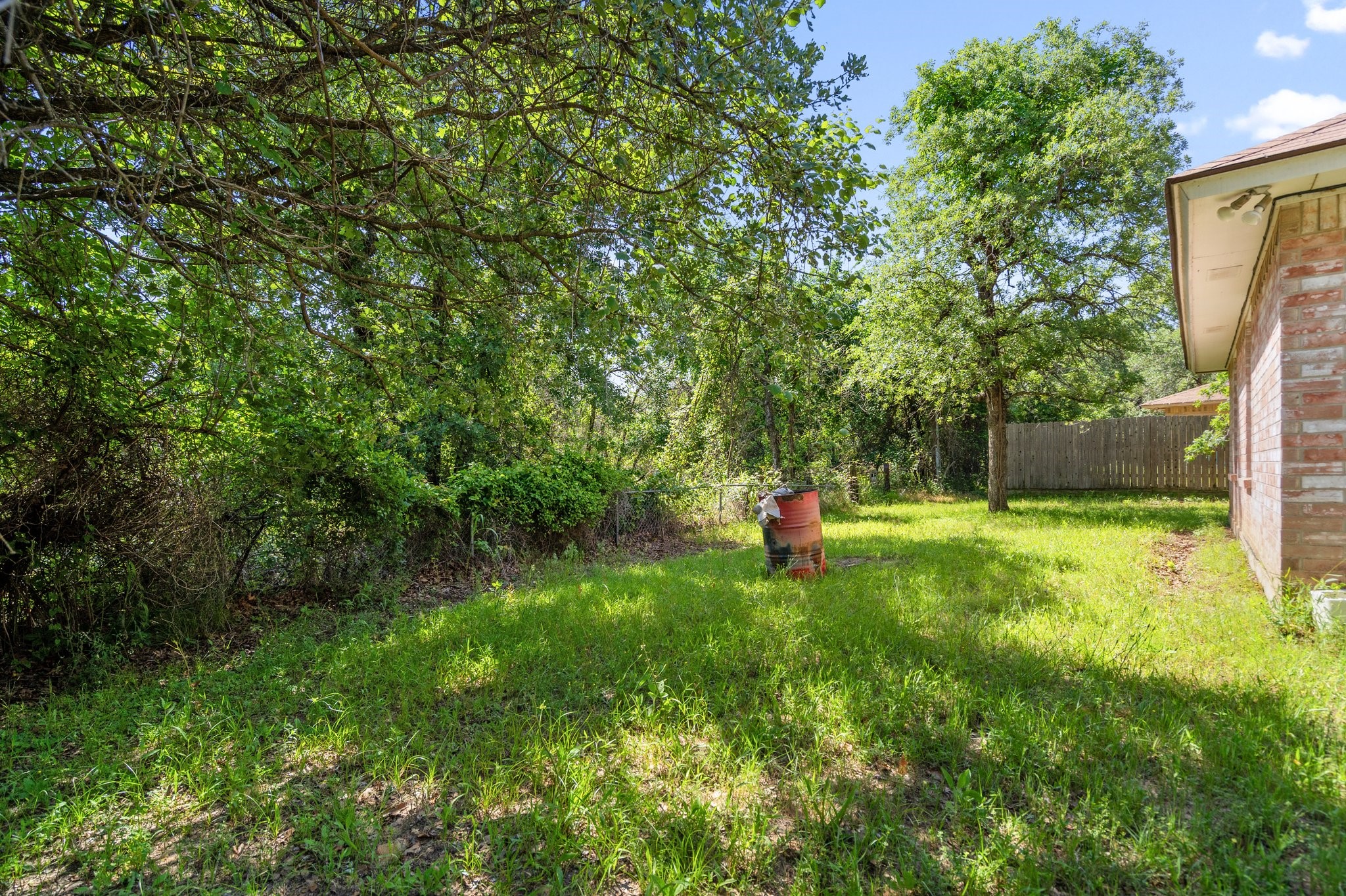 816 Red Oak Court