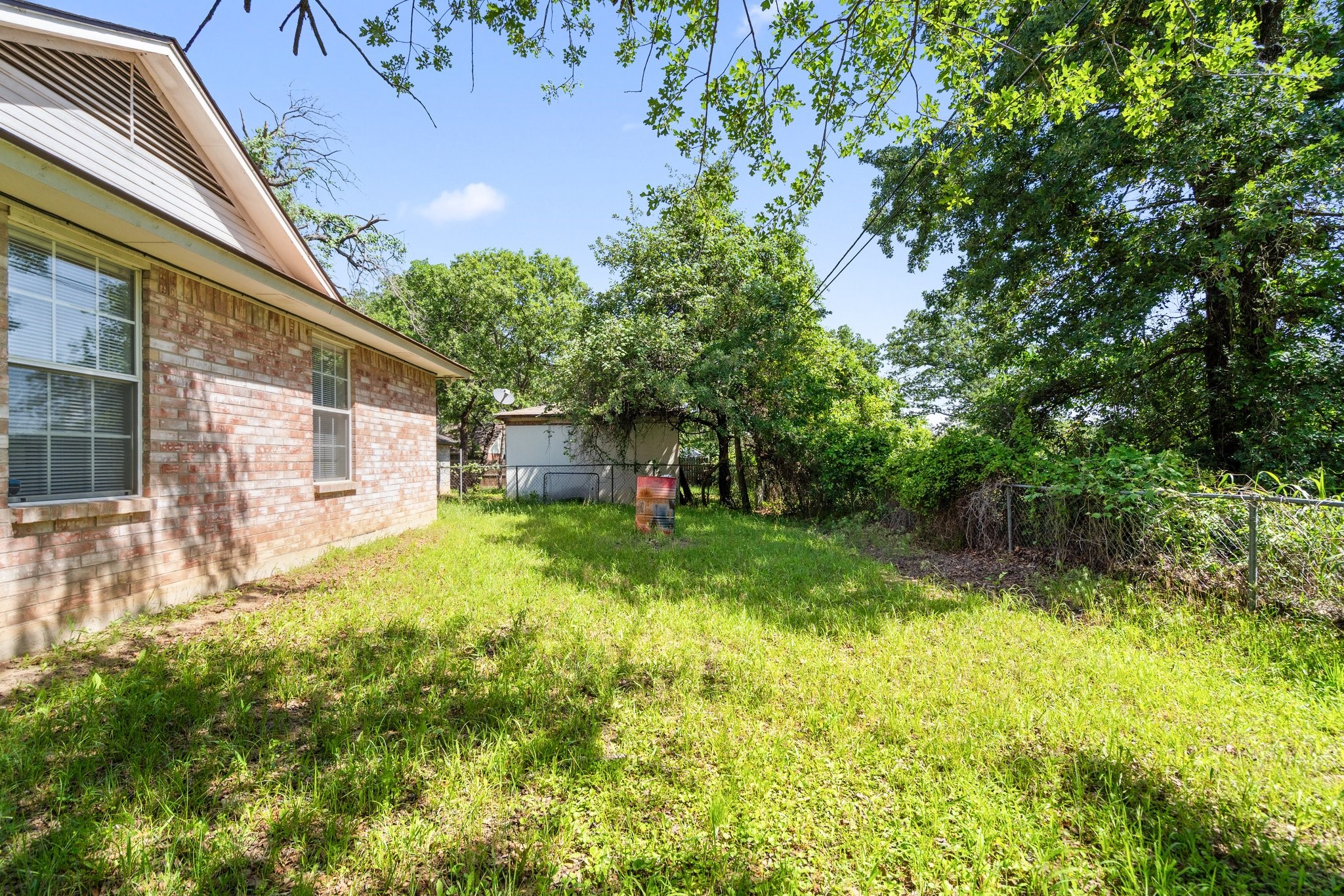 816 Red Oak Court