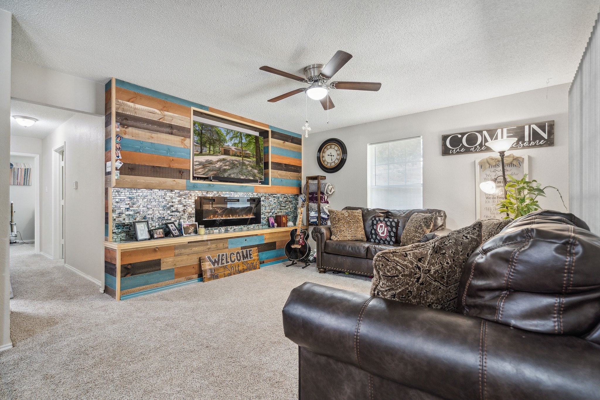 816 Red Oak Court