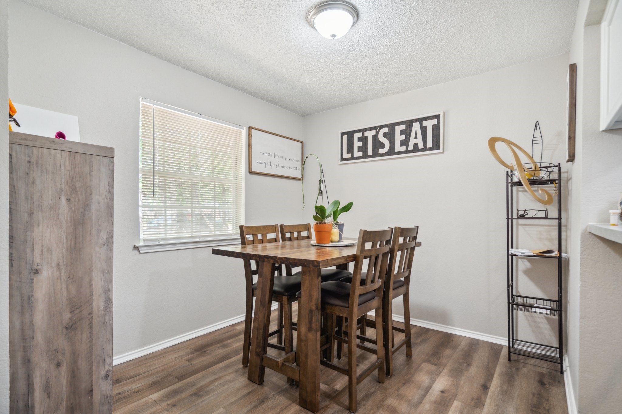 816 Red Oak Court