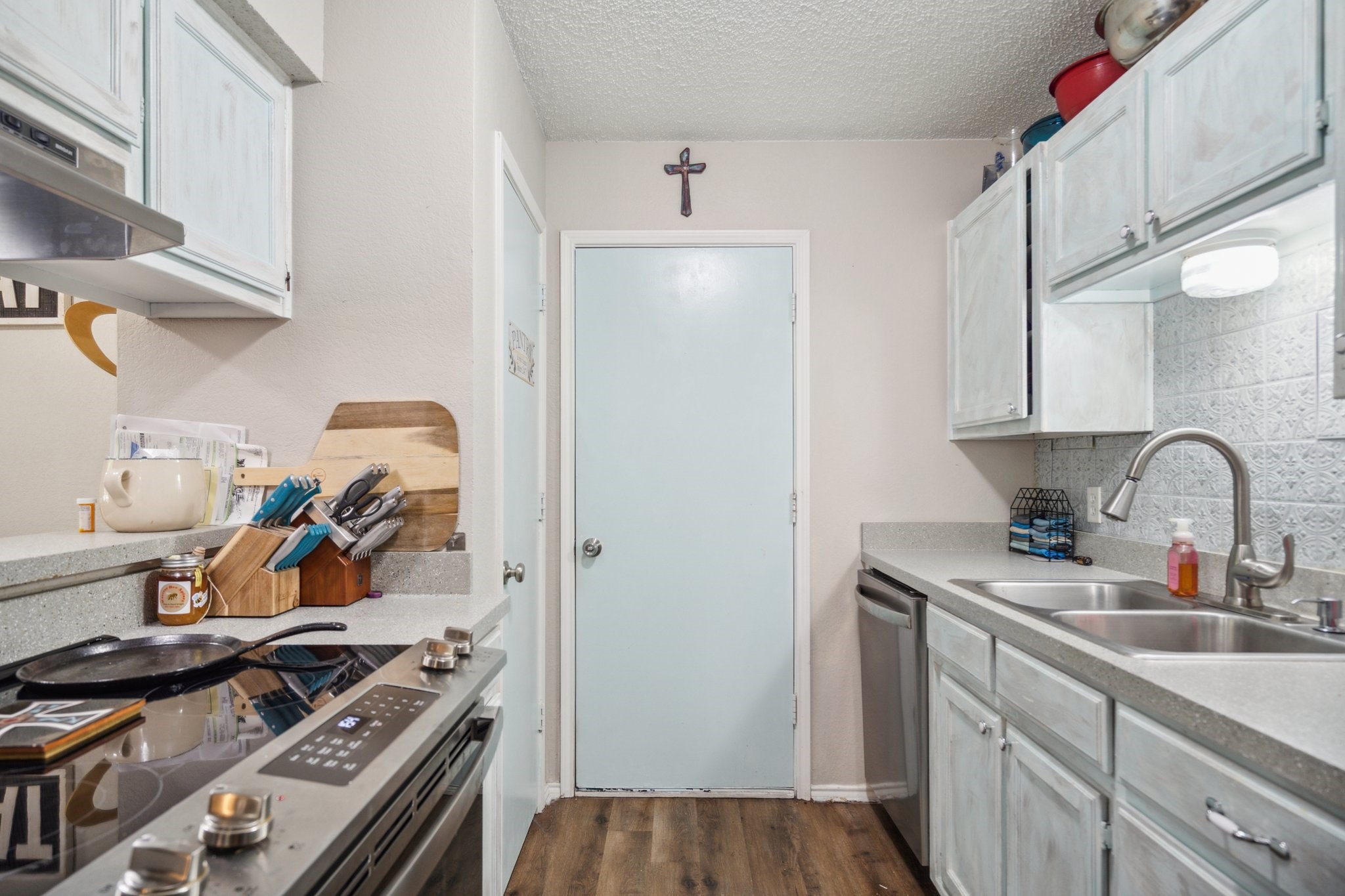 816 Red Oak Court