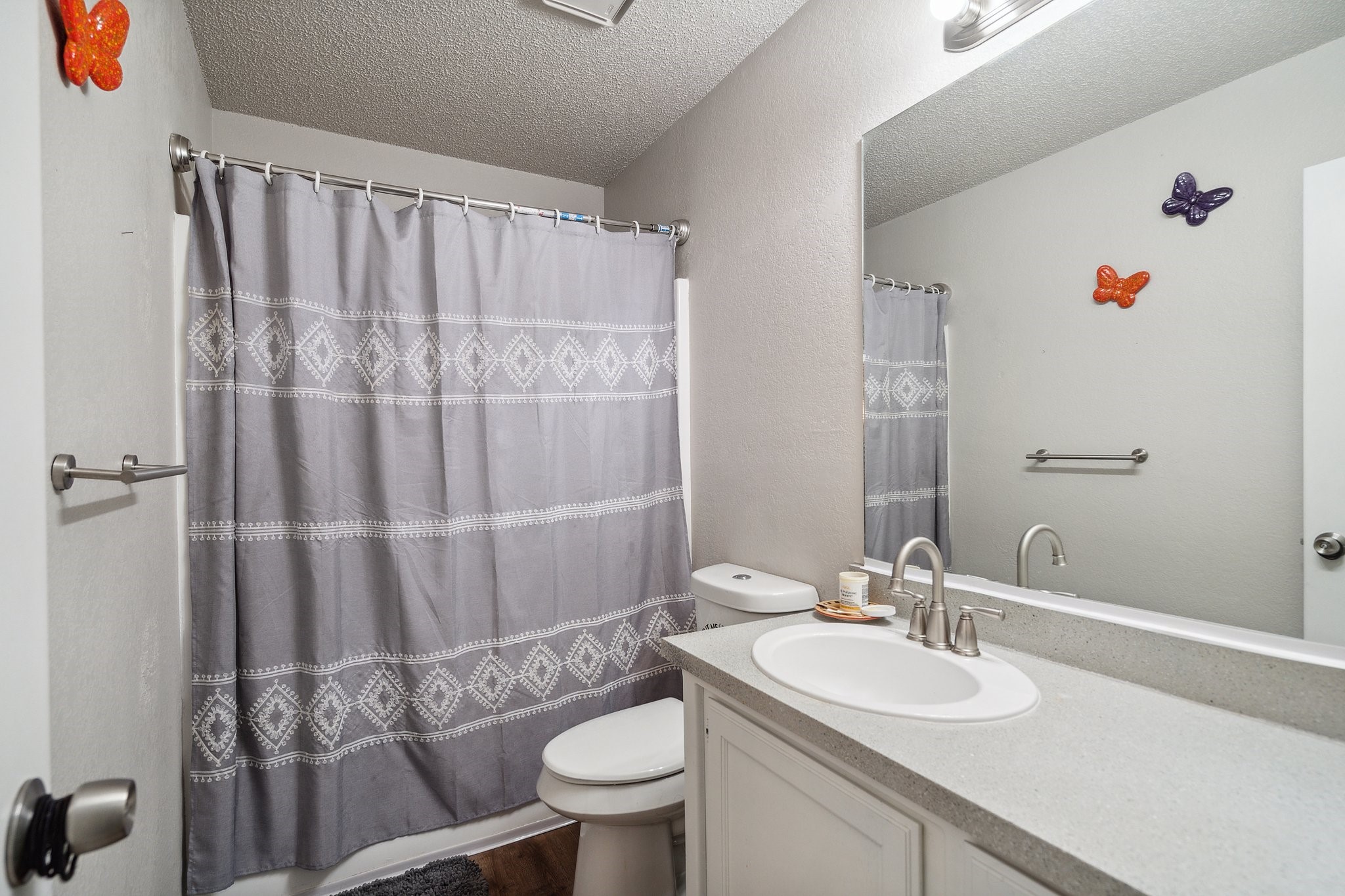 816 Red Oak Court
