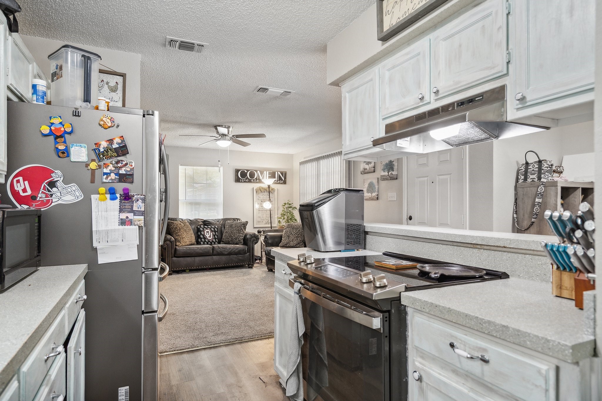 816 Red Oak Court