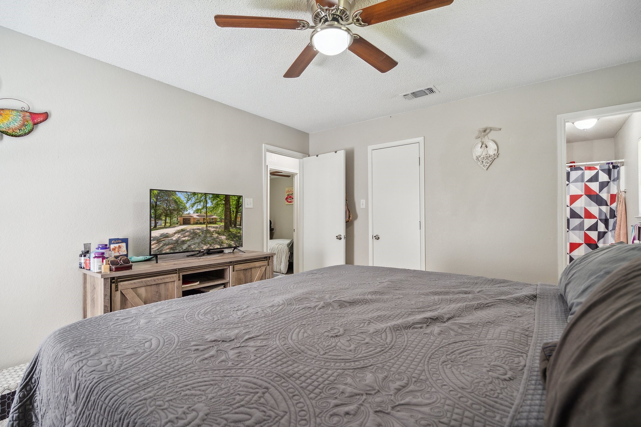 816 Red Oak Court